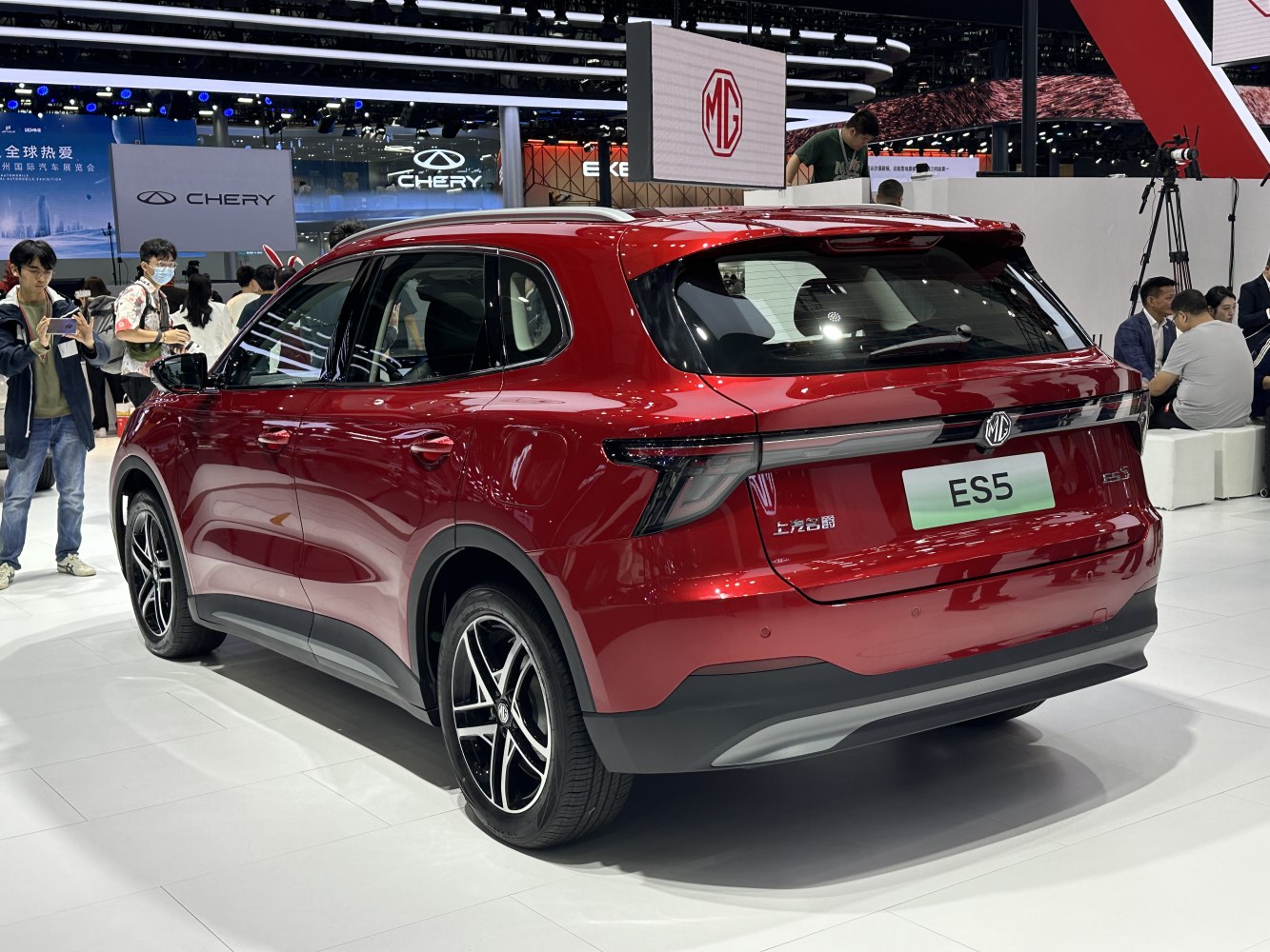 3/4 rear-left view