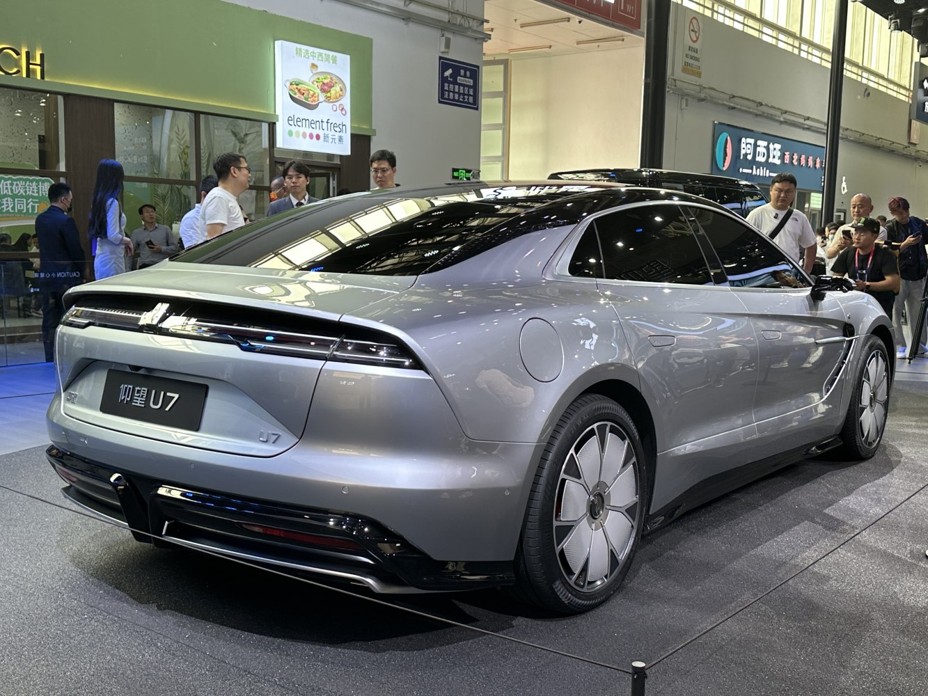3/4 rear-right view