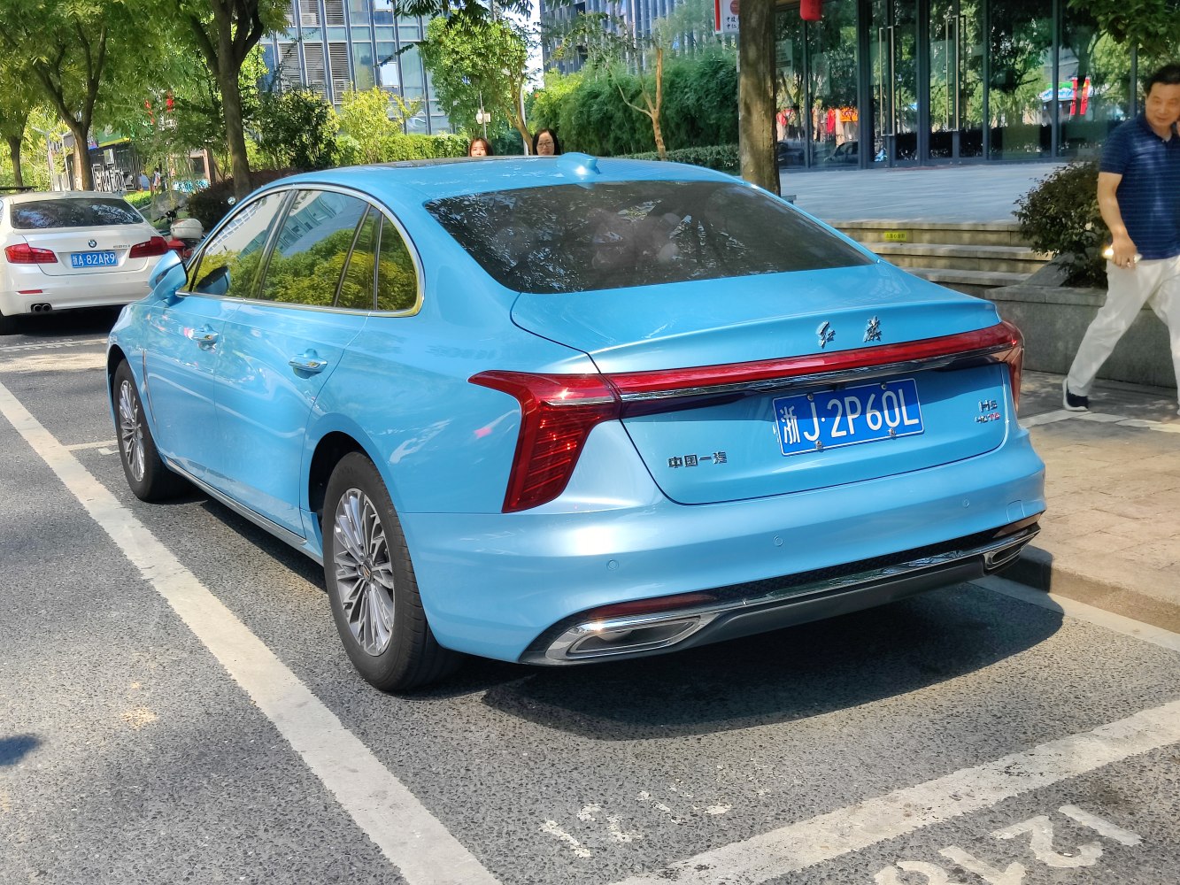 3/4 rear-left view