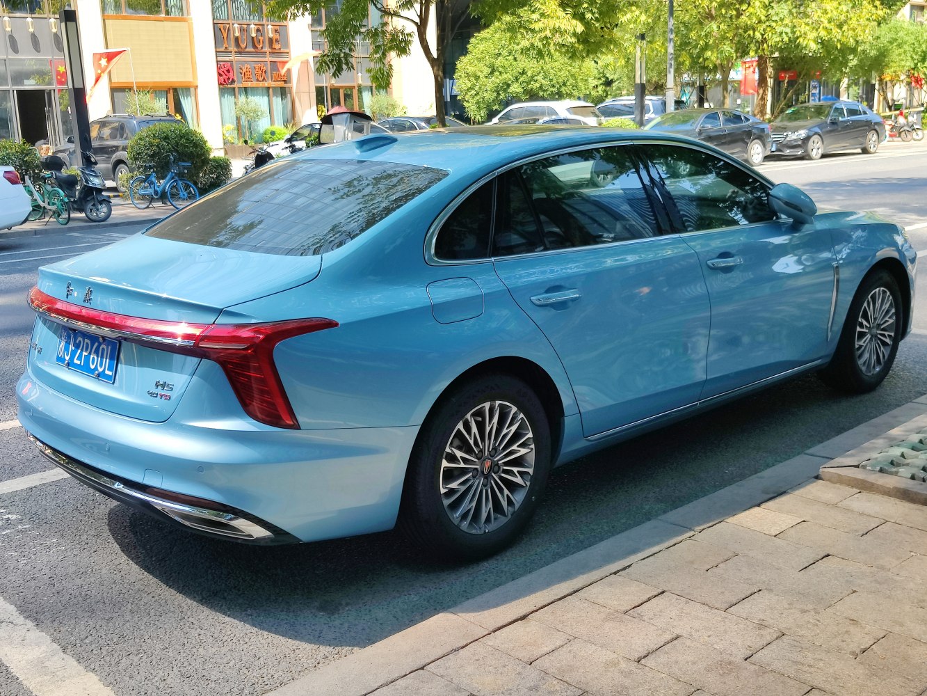 3/4 rear-right view