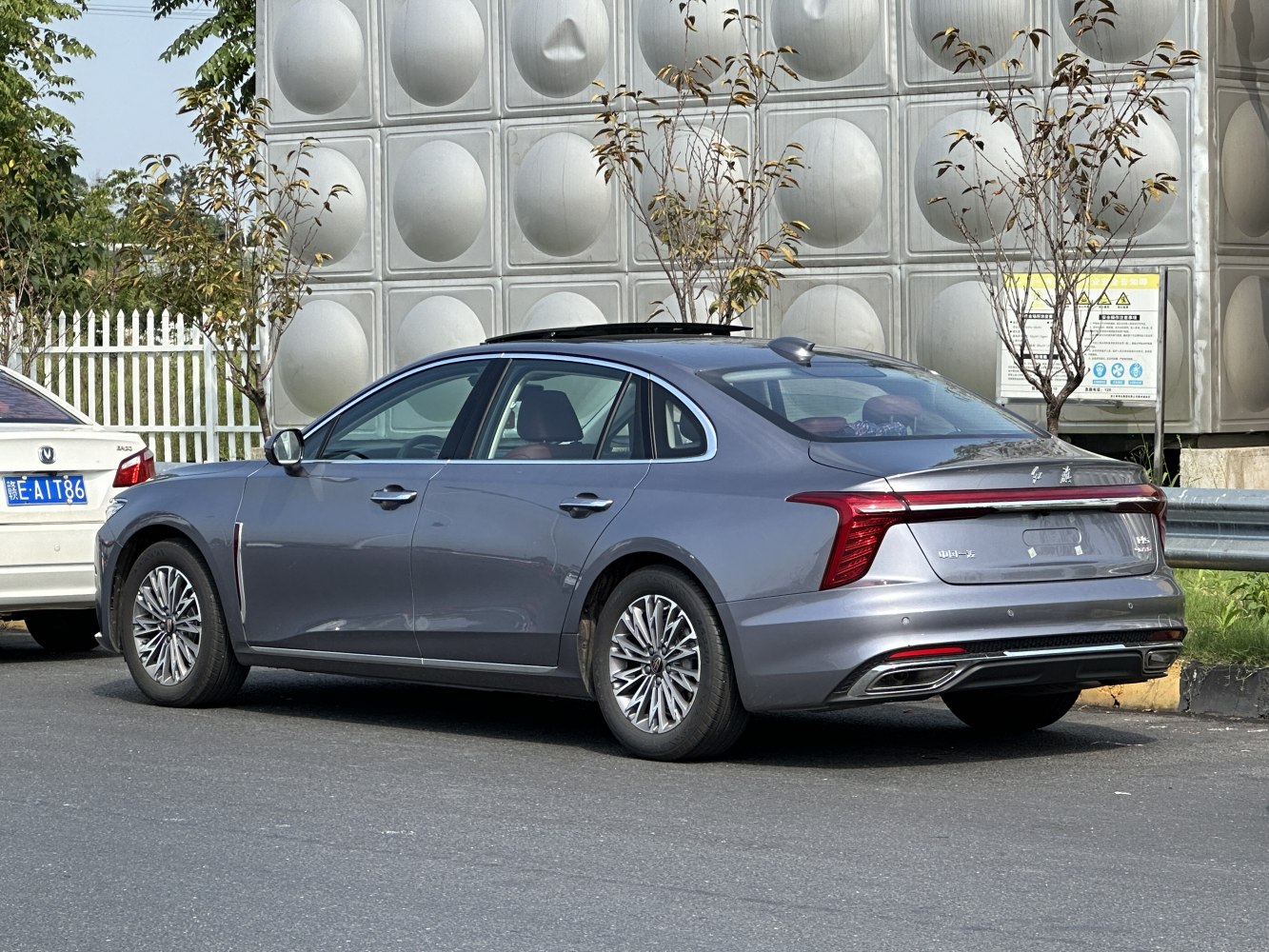 3/4 rear-left view