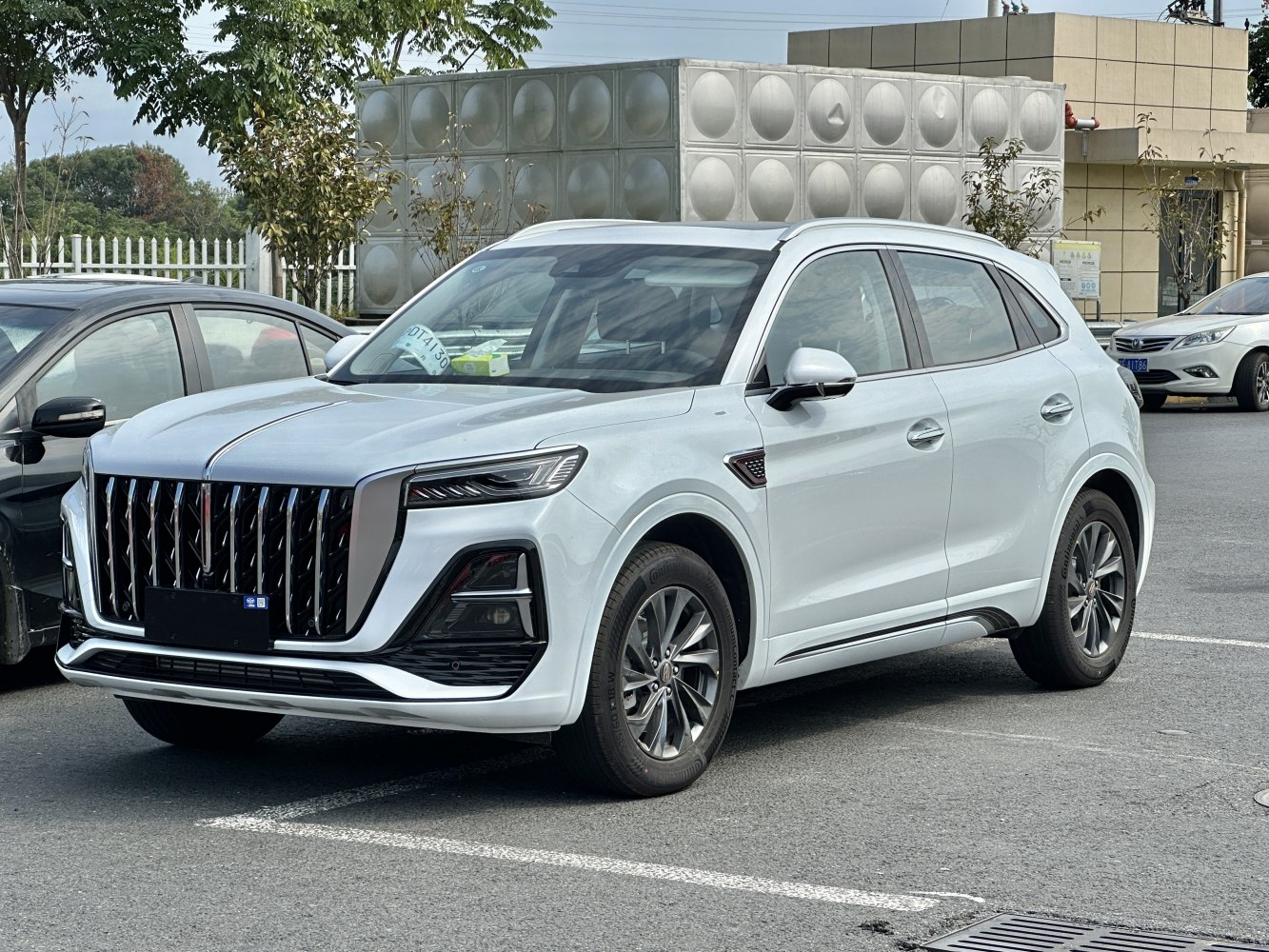 SUV with vertical slat grille and LED headlights