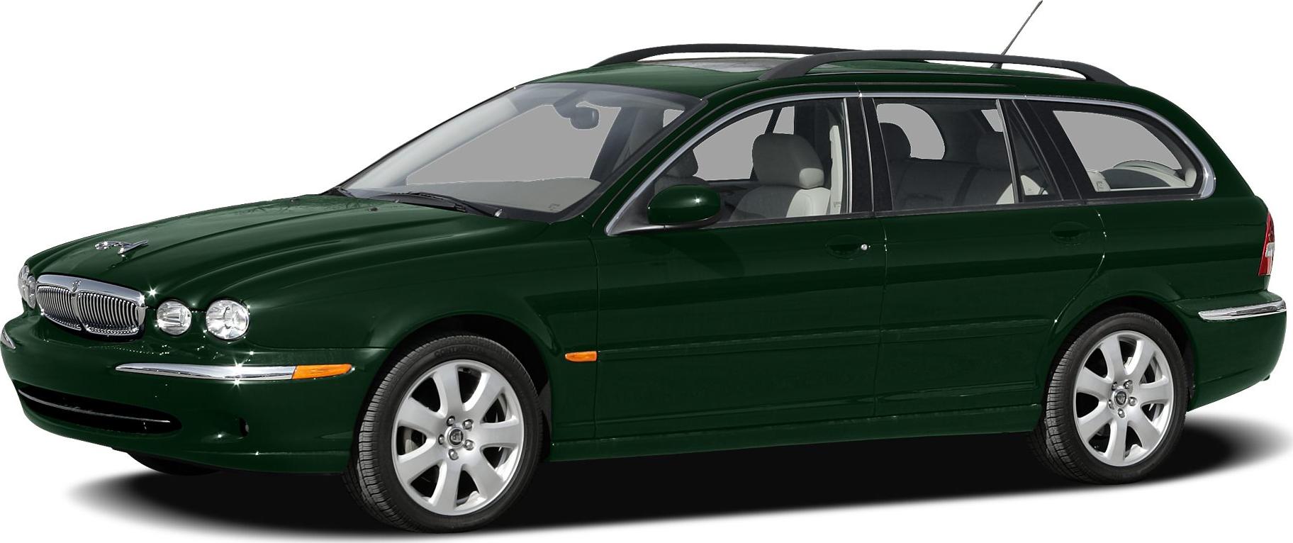 Classic estate wagon with chrome grille and roof rails