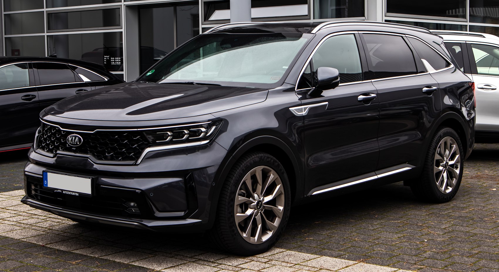 SUV front grille and LED headlights with alloy wheels