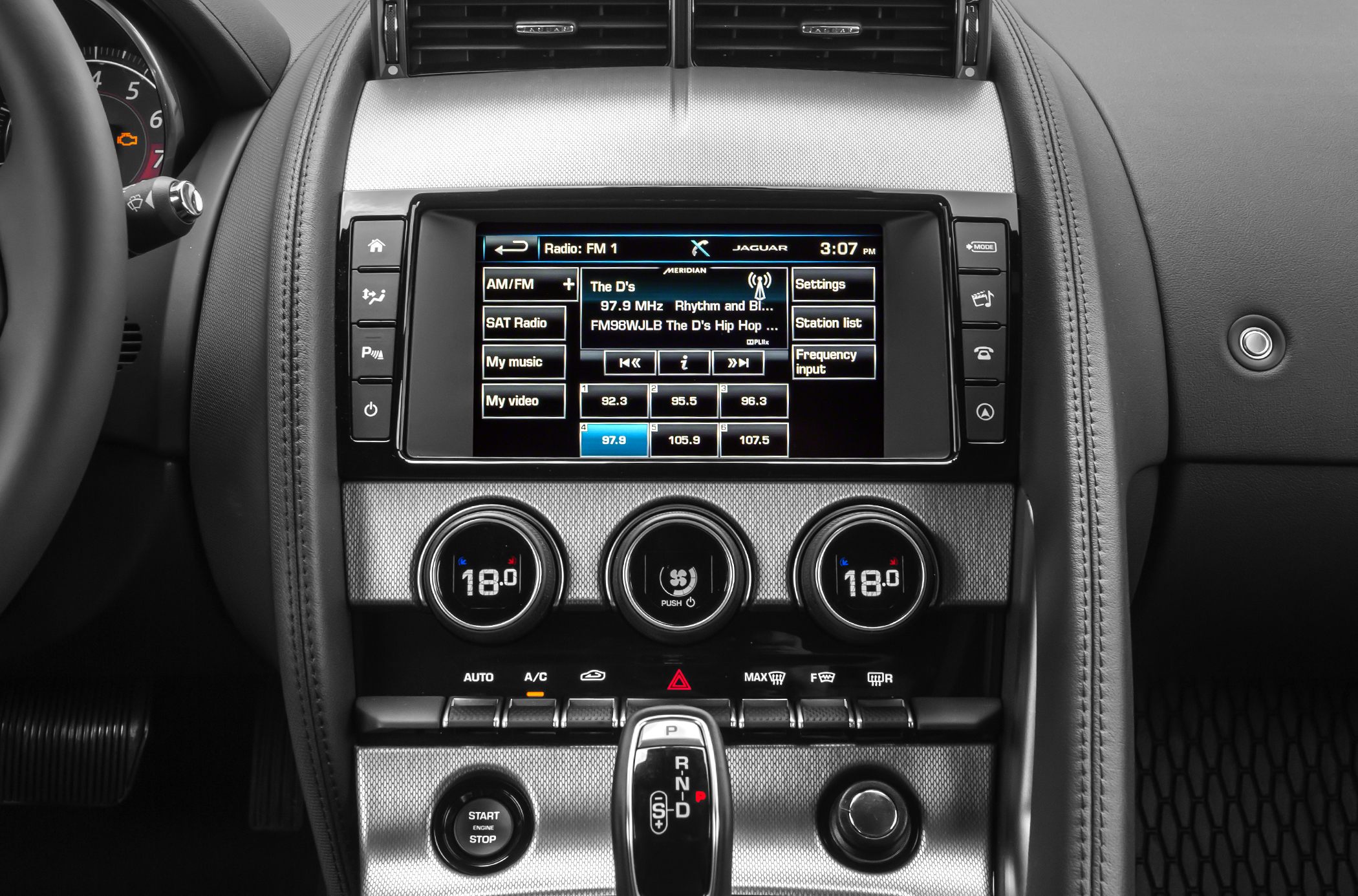 Jaguar F-type Coupe 2014-2017 center console with touchscreen and controls