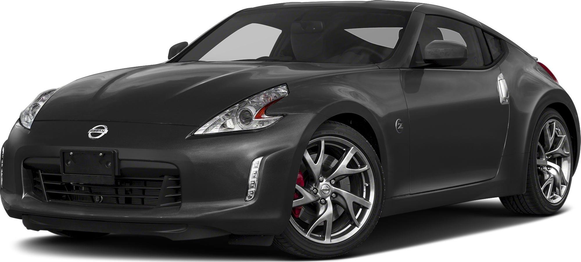 Sporty front fascia with distinctive alloy wheels and headlights