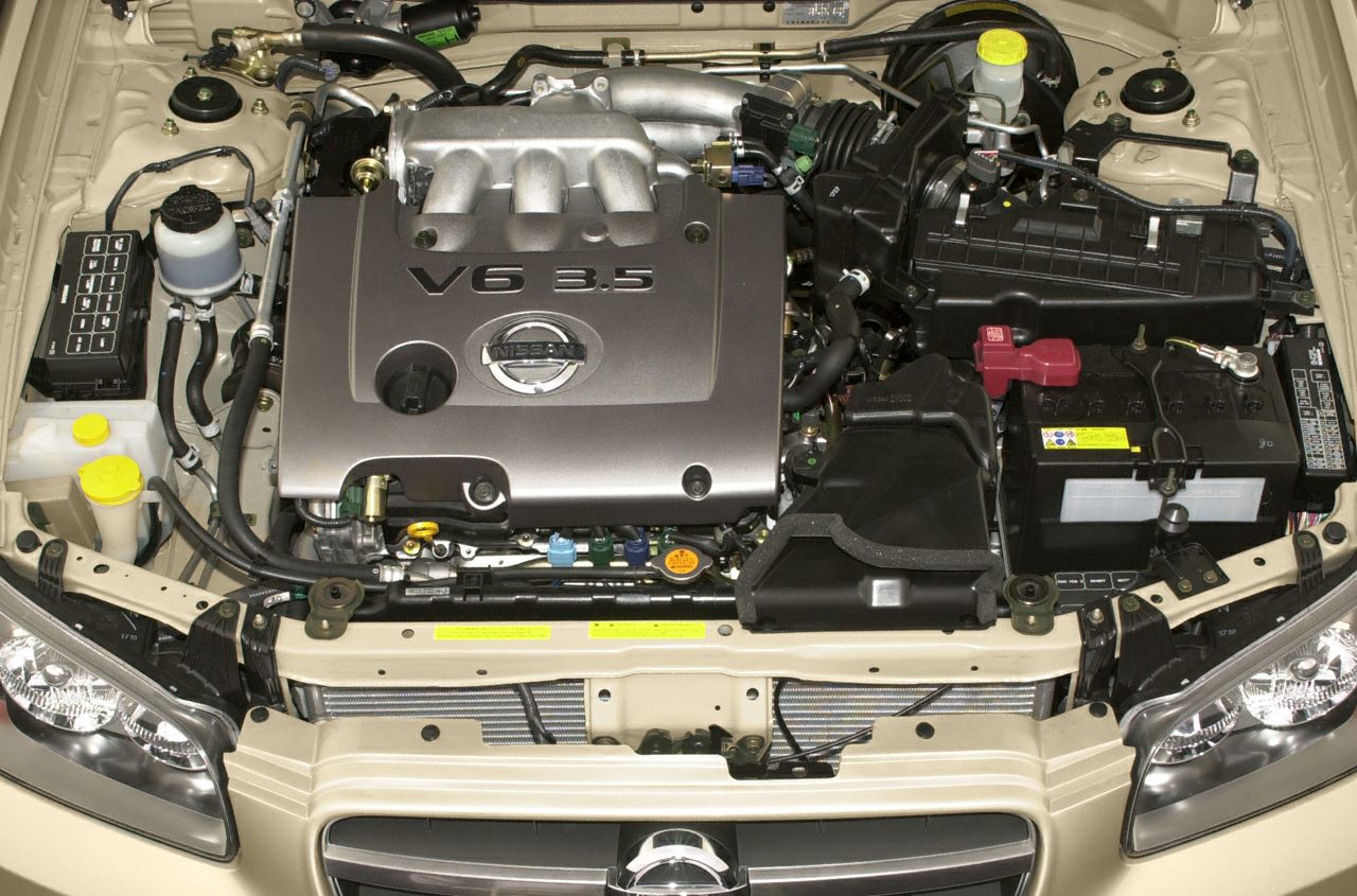 V6 3.5-liter engine bay with components and layout