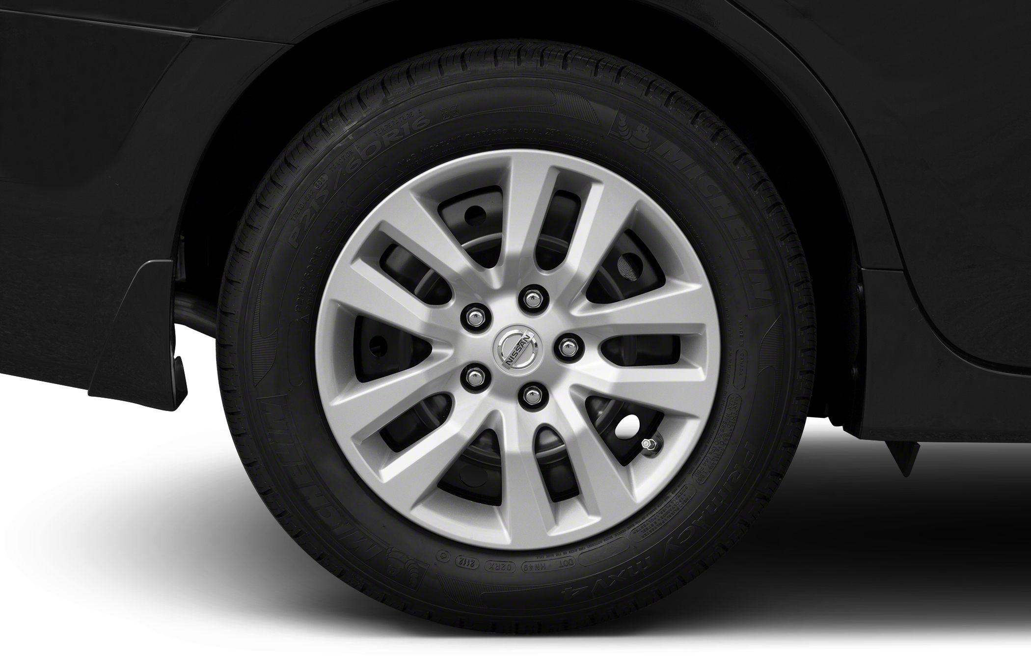 Close-up of 16-inch alloy wheel with Michelin tire on Nissan vehicle