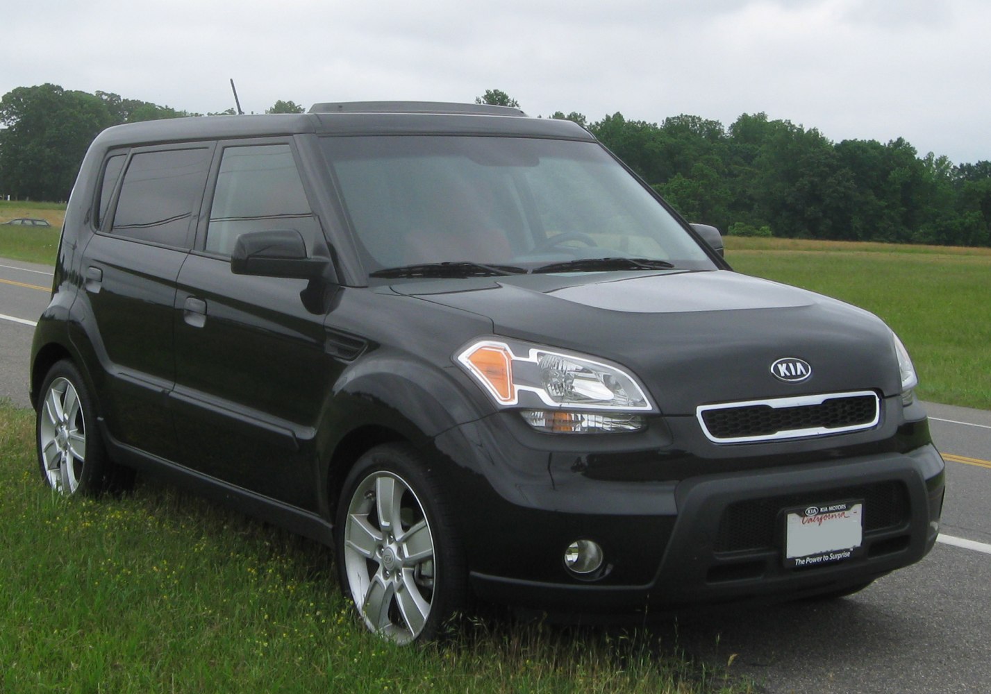 Boxy design and front side profile with distinctive headlights.