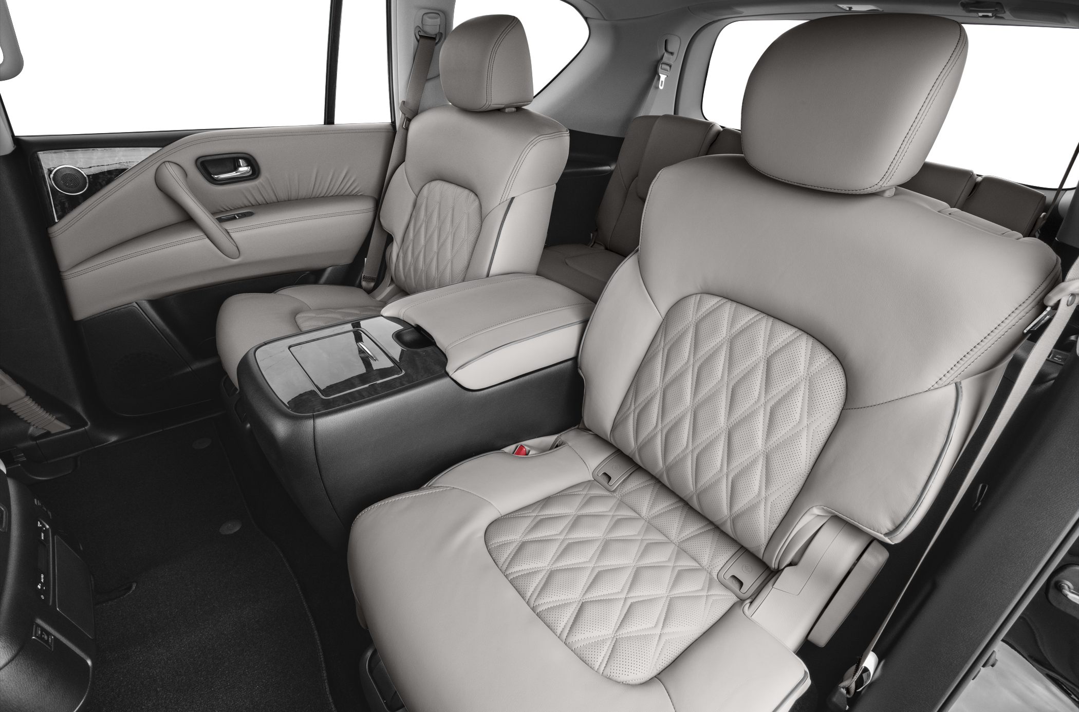 Luxury quilted leather rear seats with center console