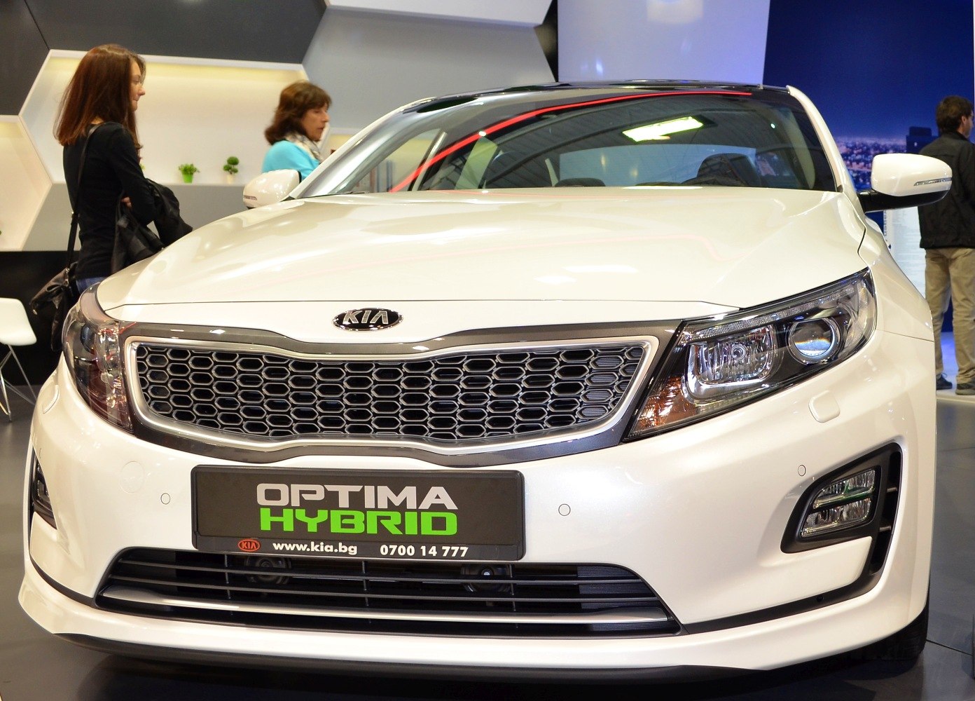 Front grille and headlights of a hybrid vehicle