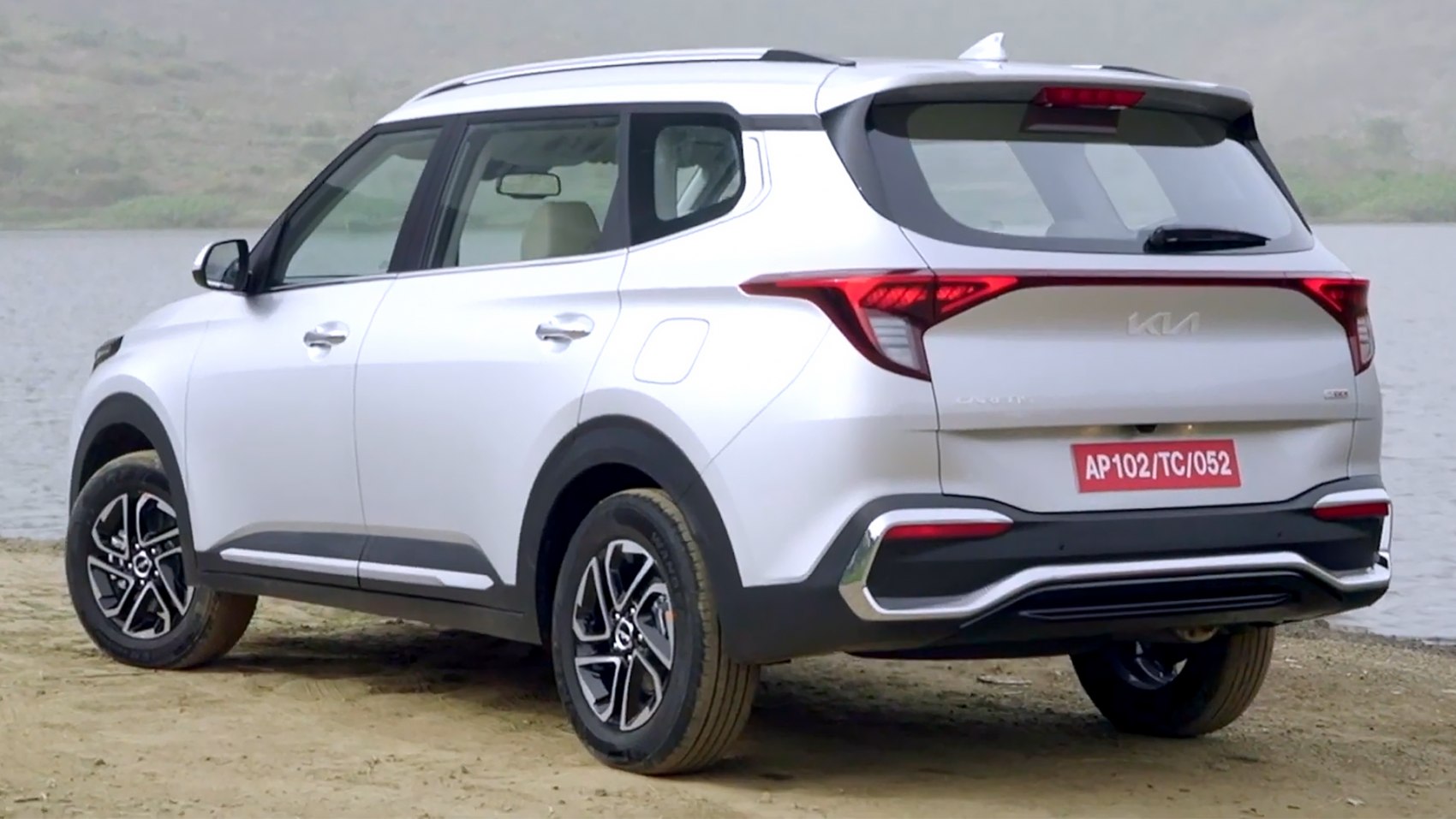 Rear view of compact SUV with distinctive taillights and alloy wheels