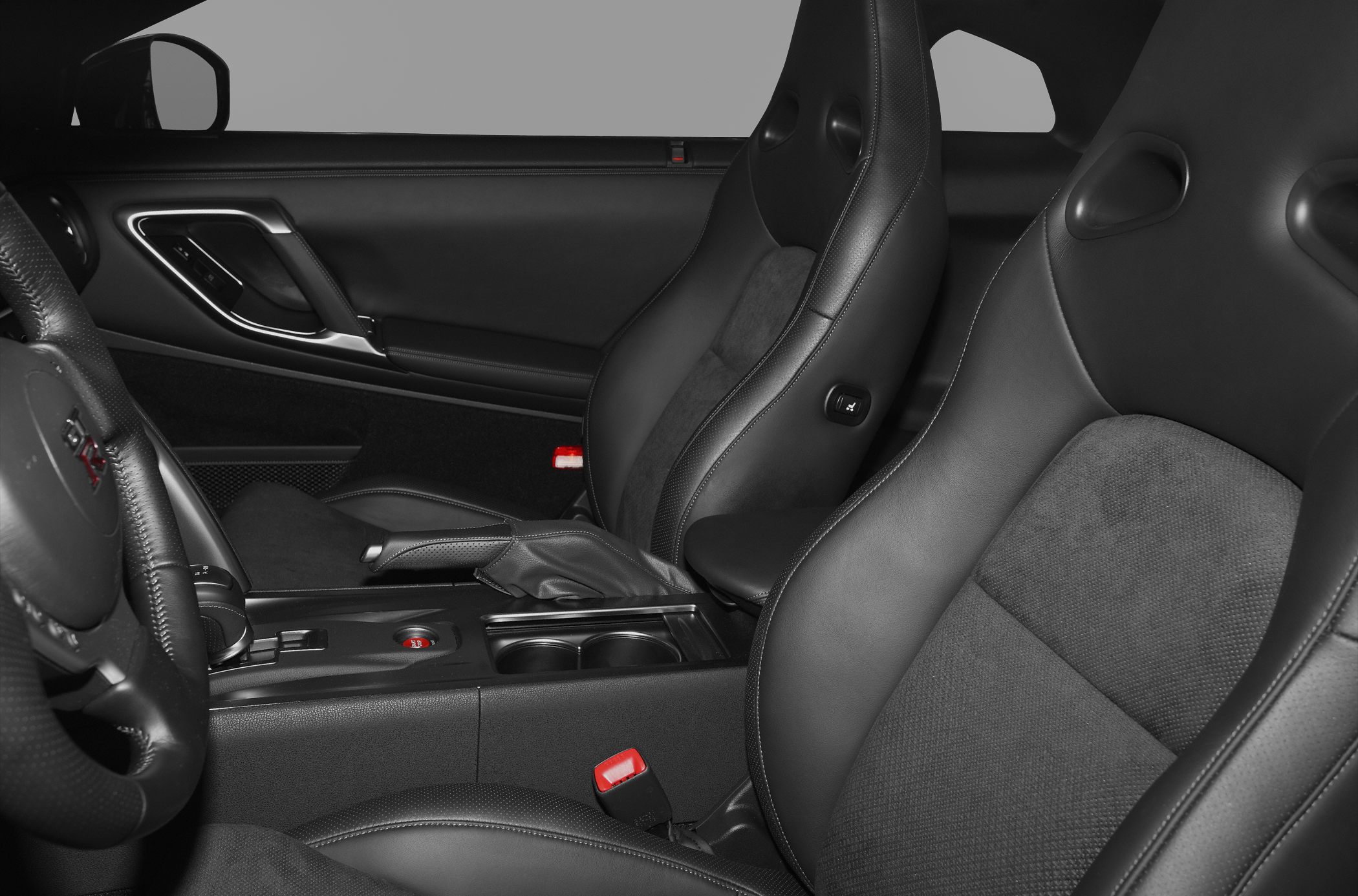 High-performance sports seats and detailed center console