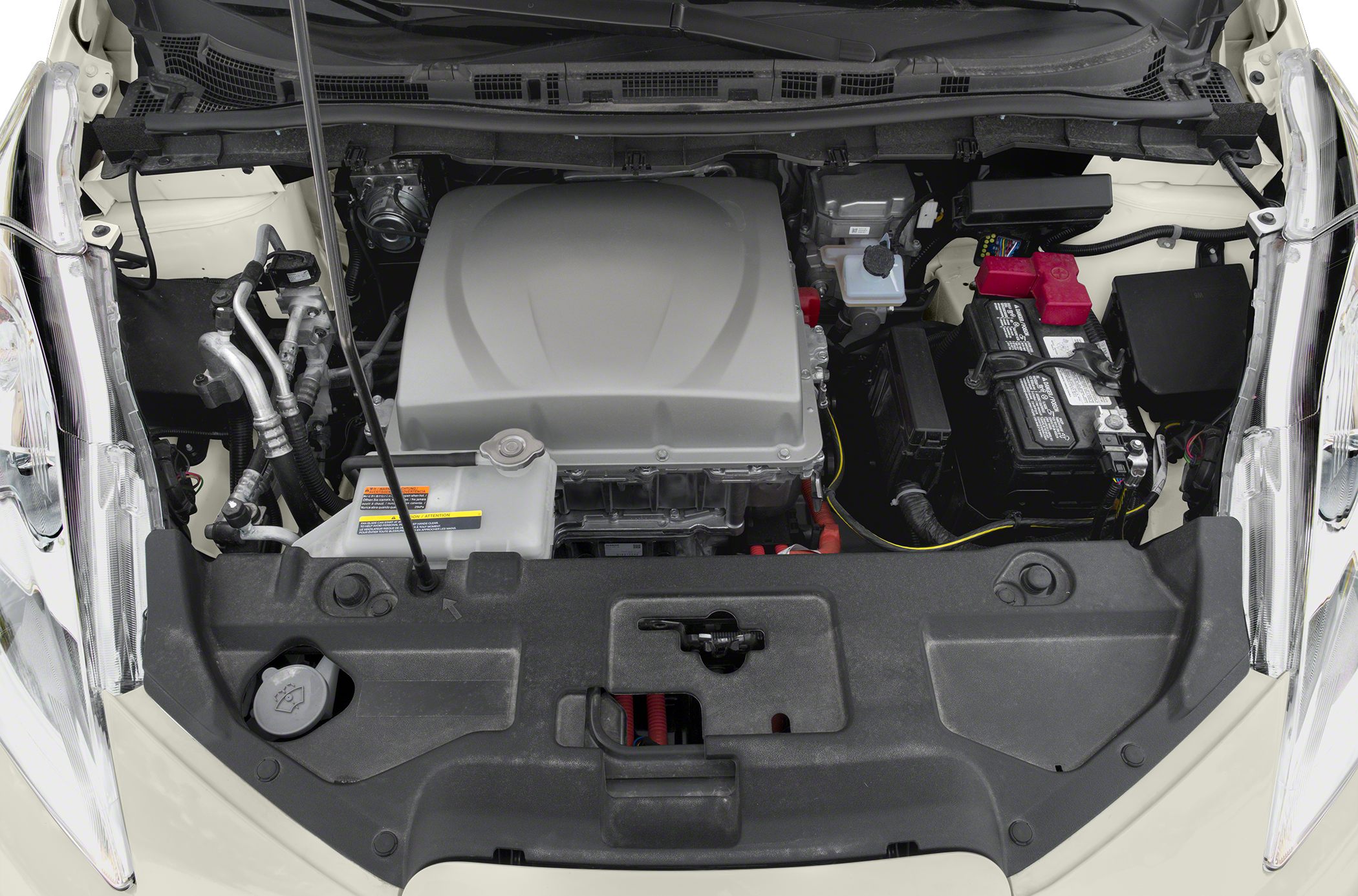 Electric powertrain and engine bay of an electric vehicle