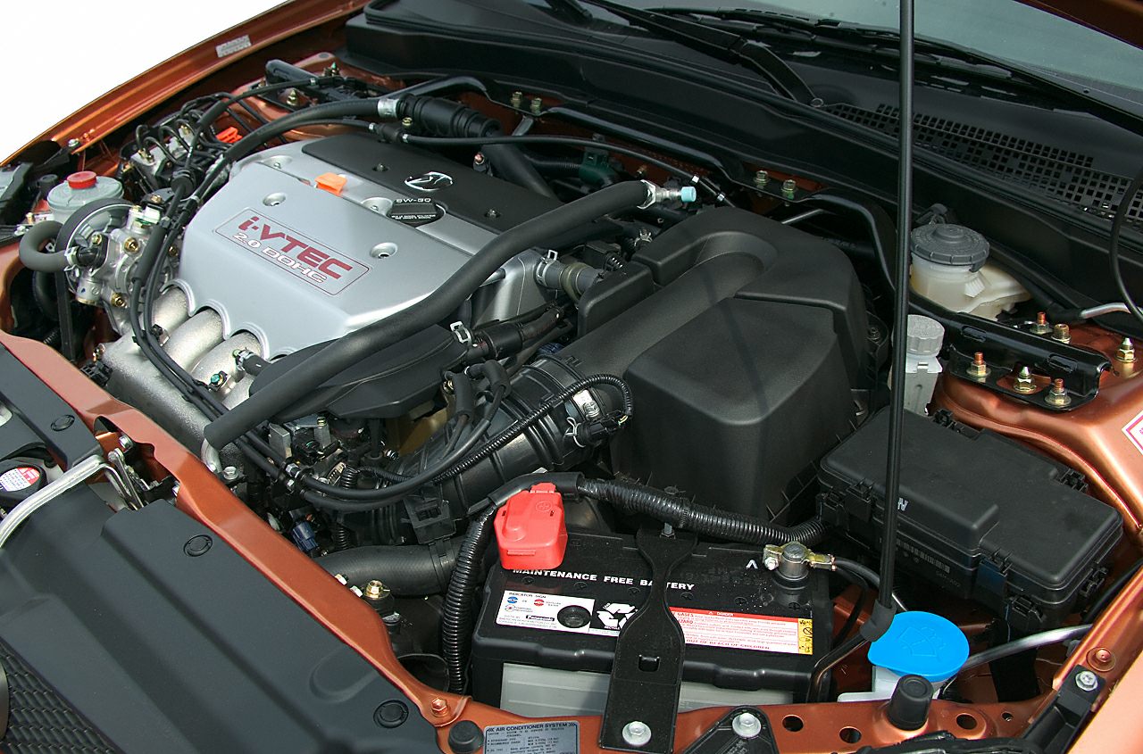 2.0 DOHC i-VTEC engine and components under the hood