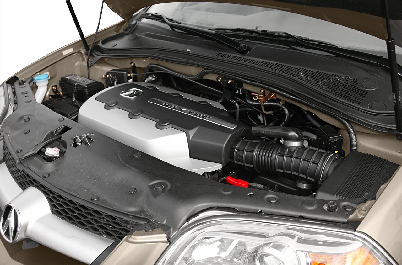 3.5 VTEC engine cover and air intake system in engine bay