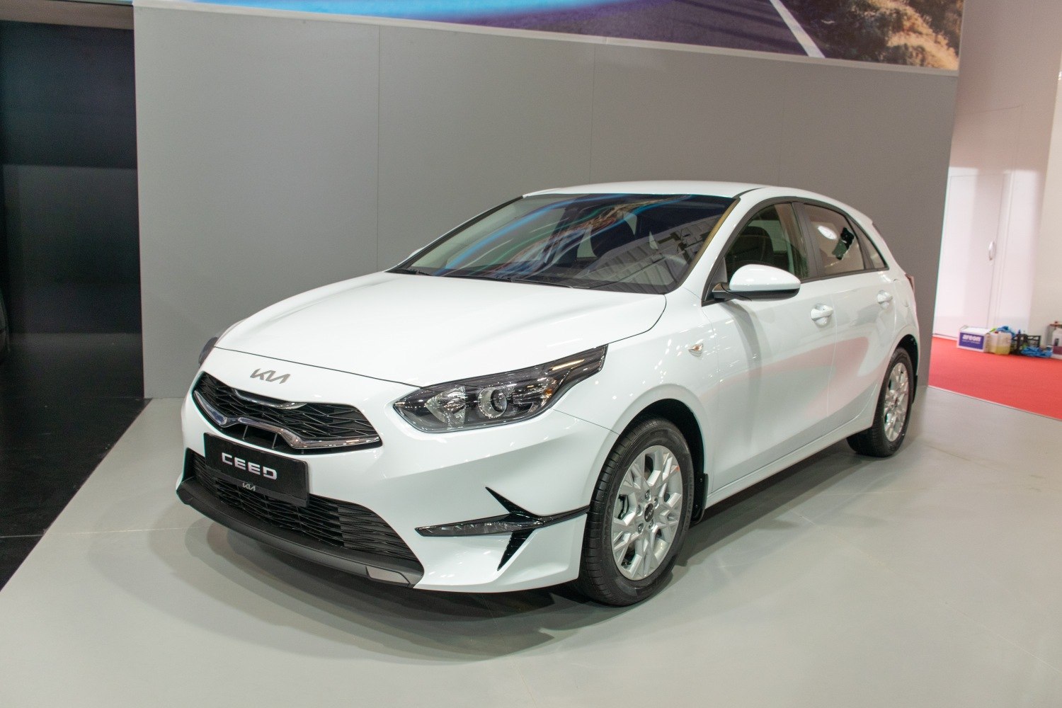 Front view with LED headlights and sporty grille
