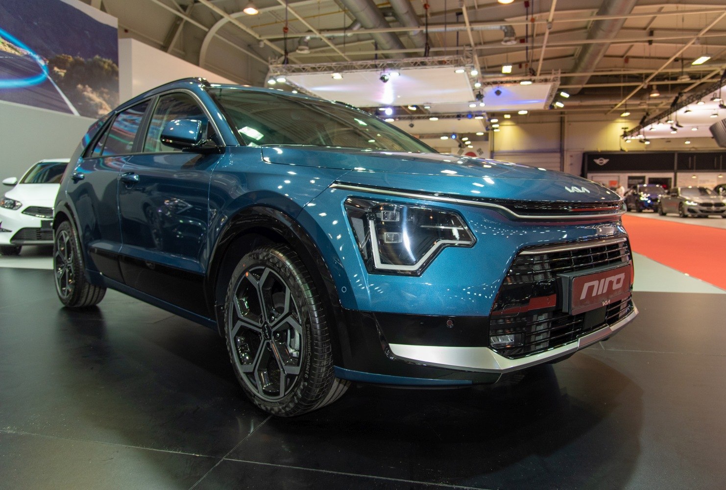 Front view with LED headlights and alloy wheels