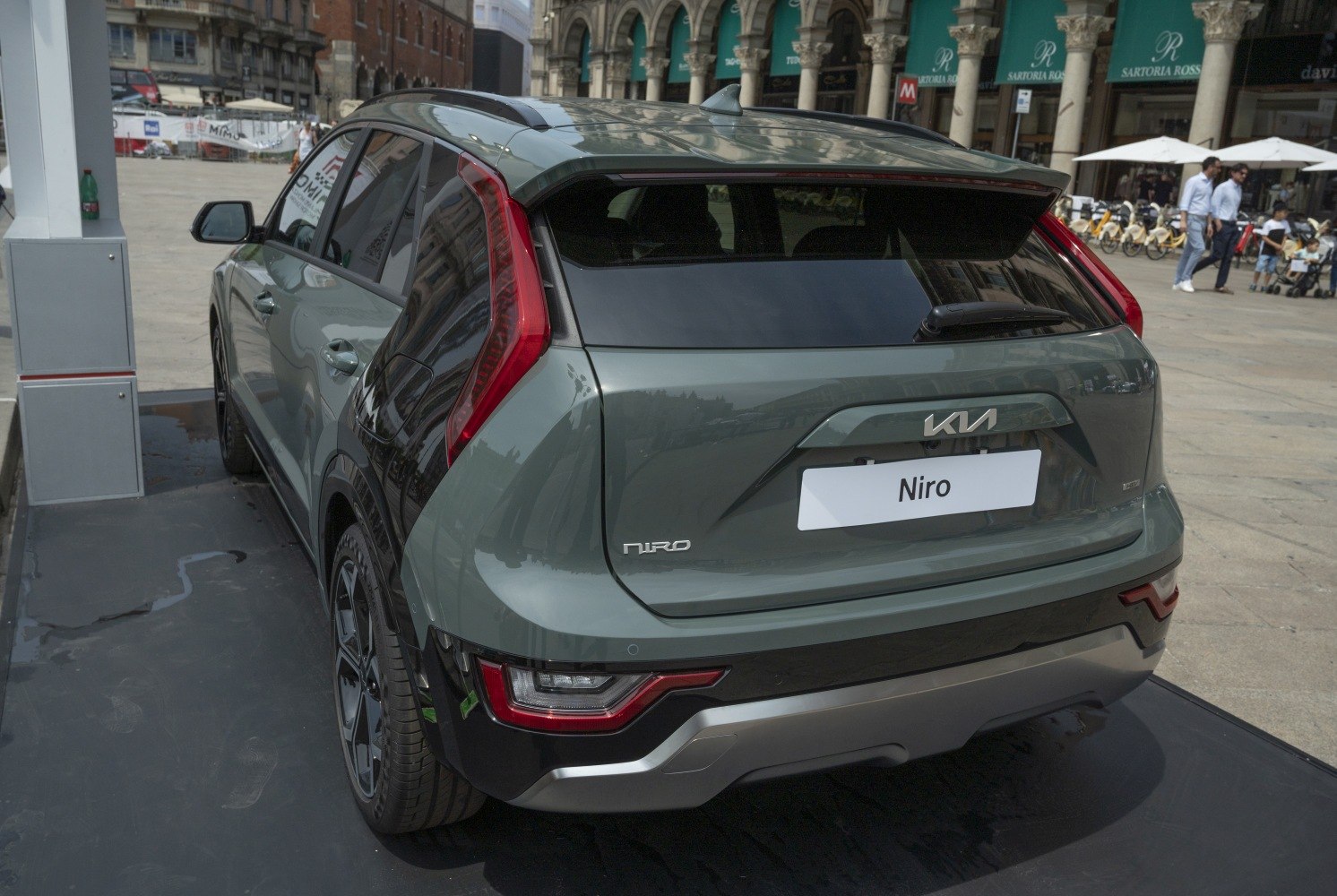 Rear view of SUV with vertical tail lights and rear spoiler