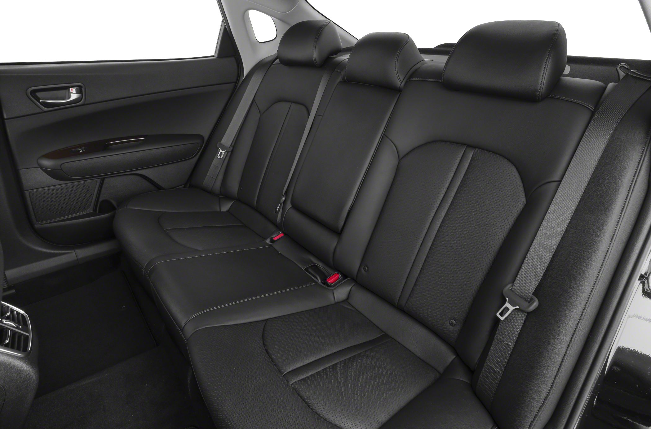 Black leather rear seats with three headrests and seat belts