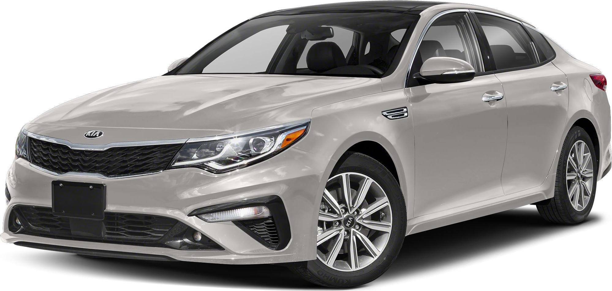 Front grille and alloy wheels of mid-size sedan