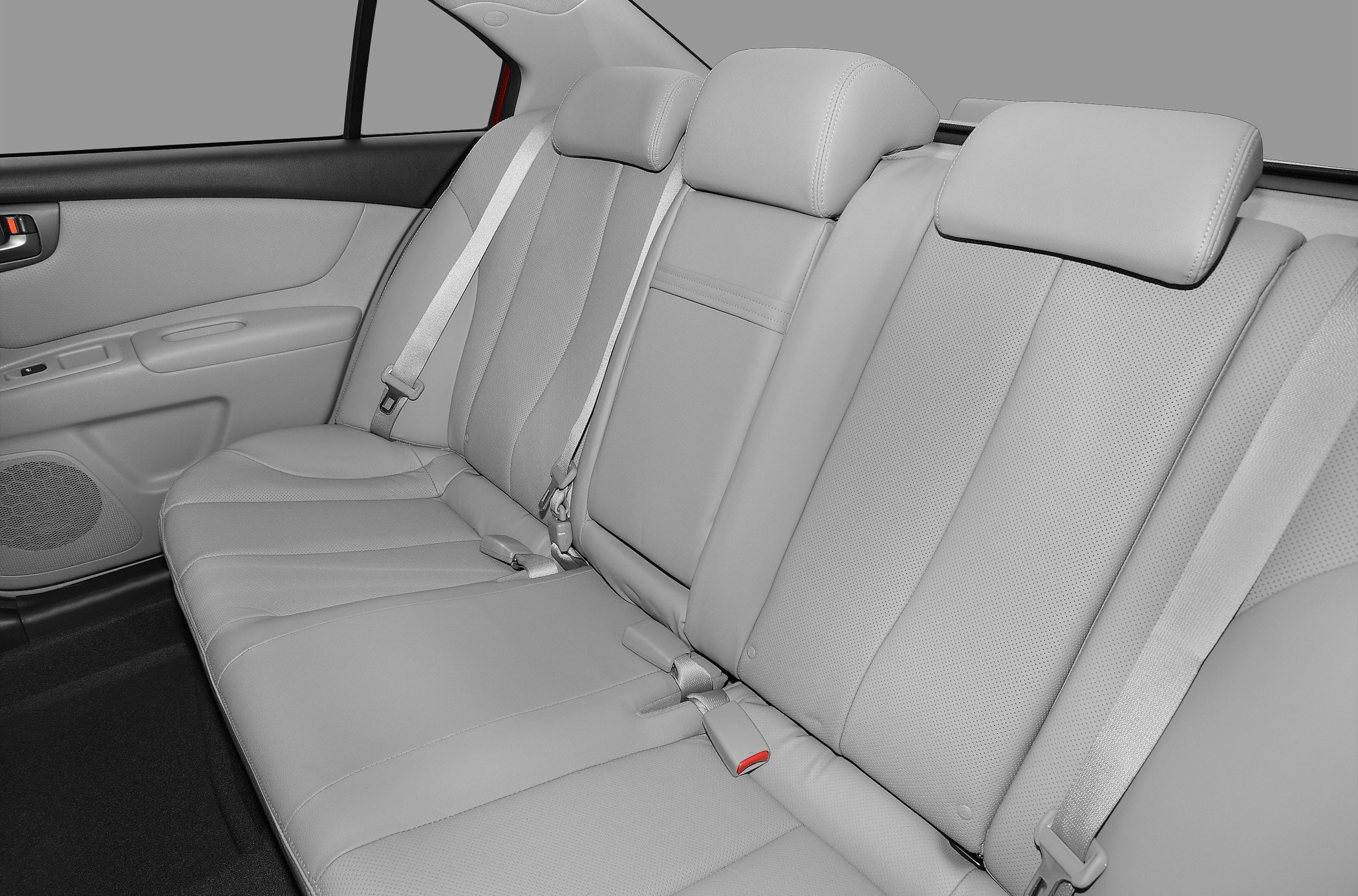 Rear leather seats with headrests and seat belts