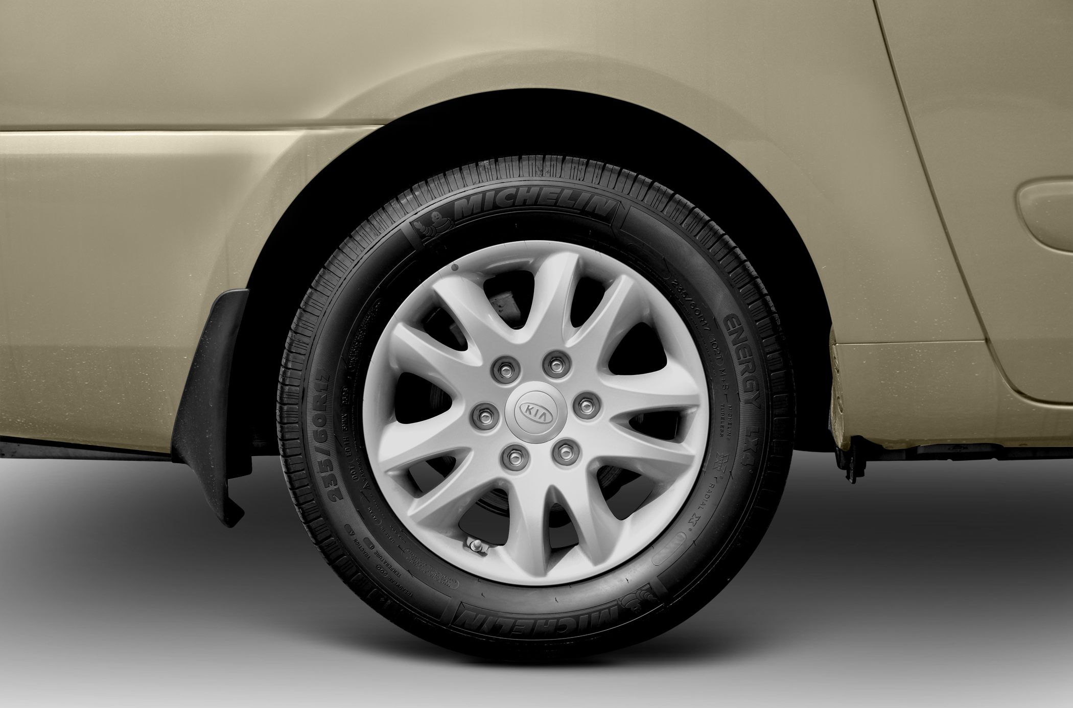 Alloy wheel and Michelin Energy tire close-up