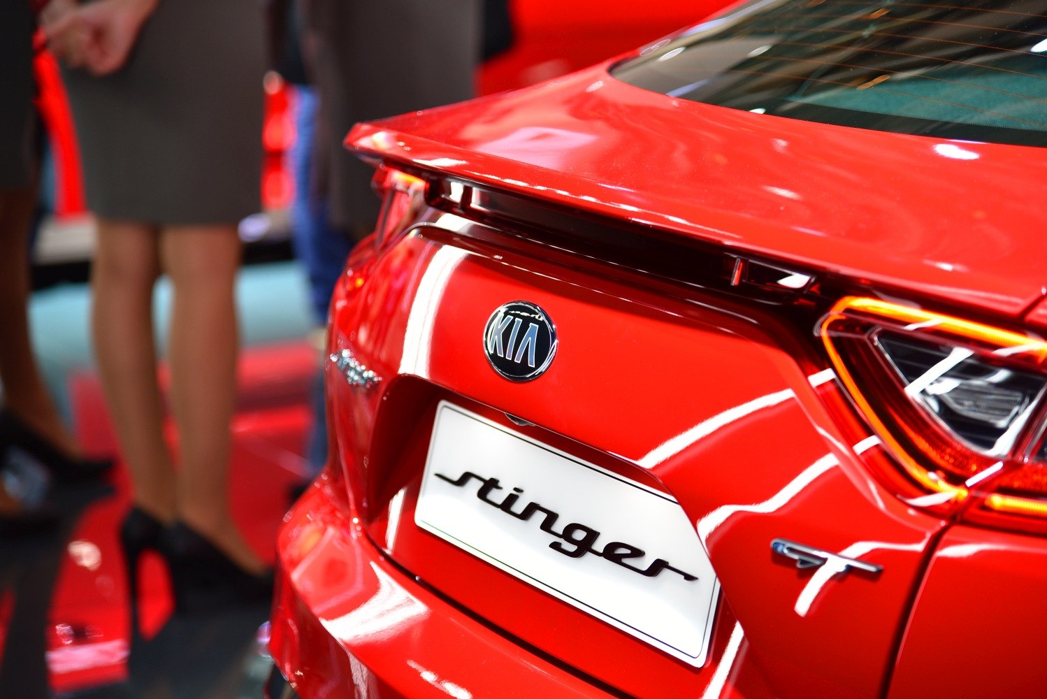 Kia Stinger rear taillight and spoiler design