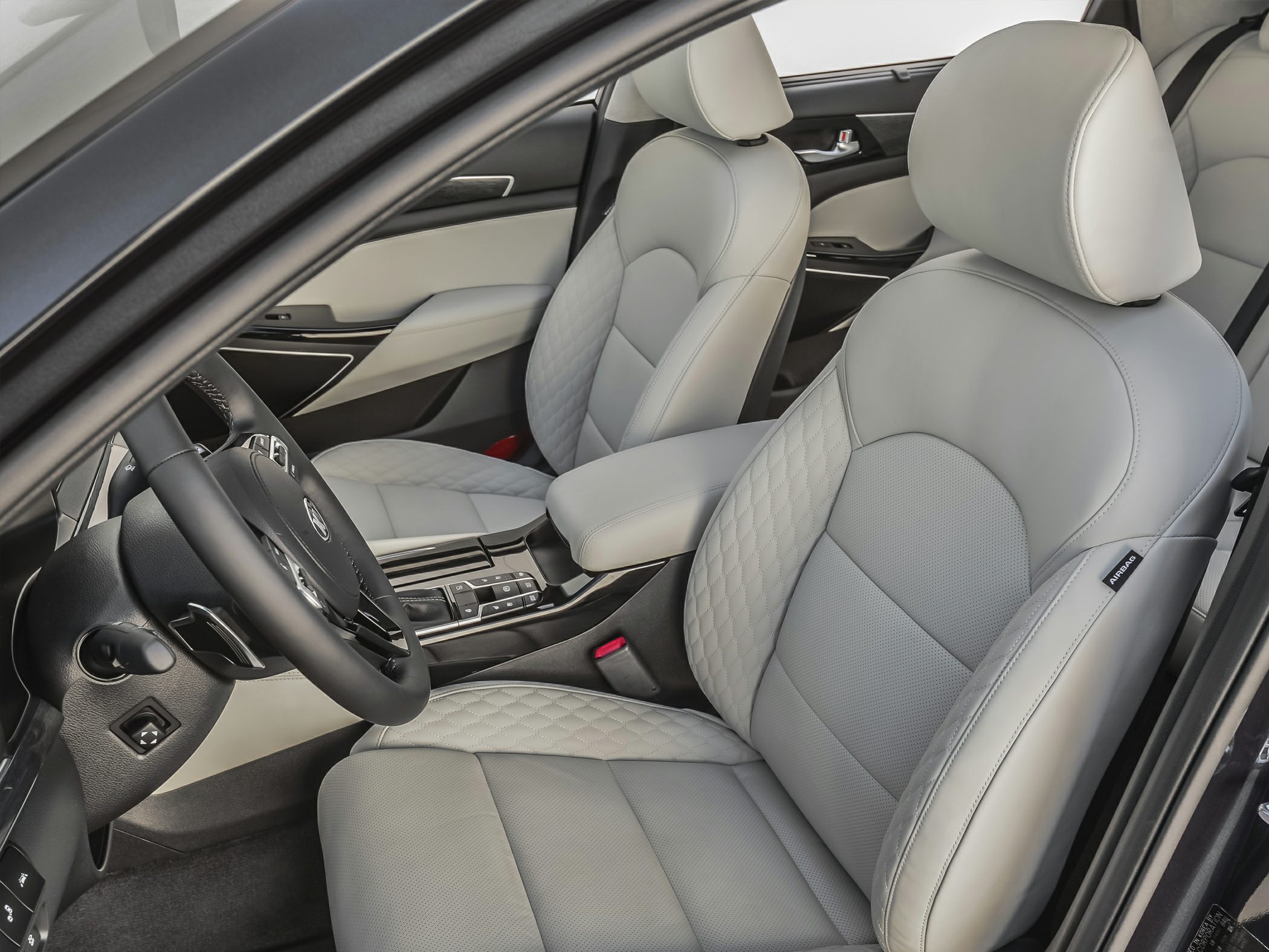 Luxury front seats with quilted leather upholstery