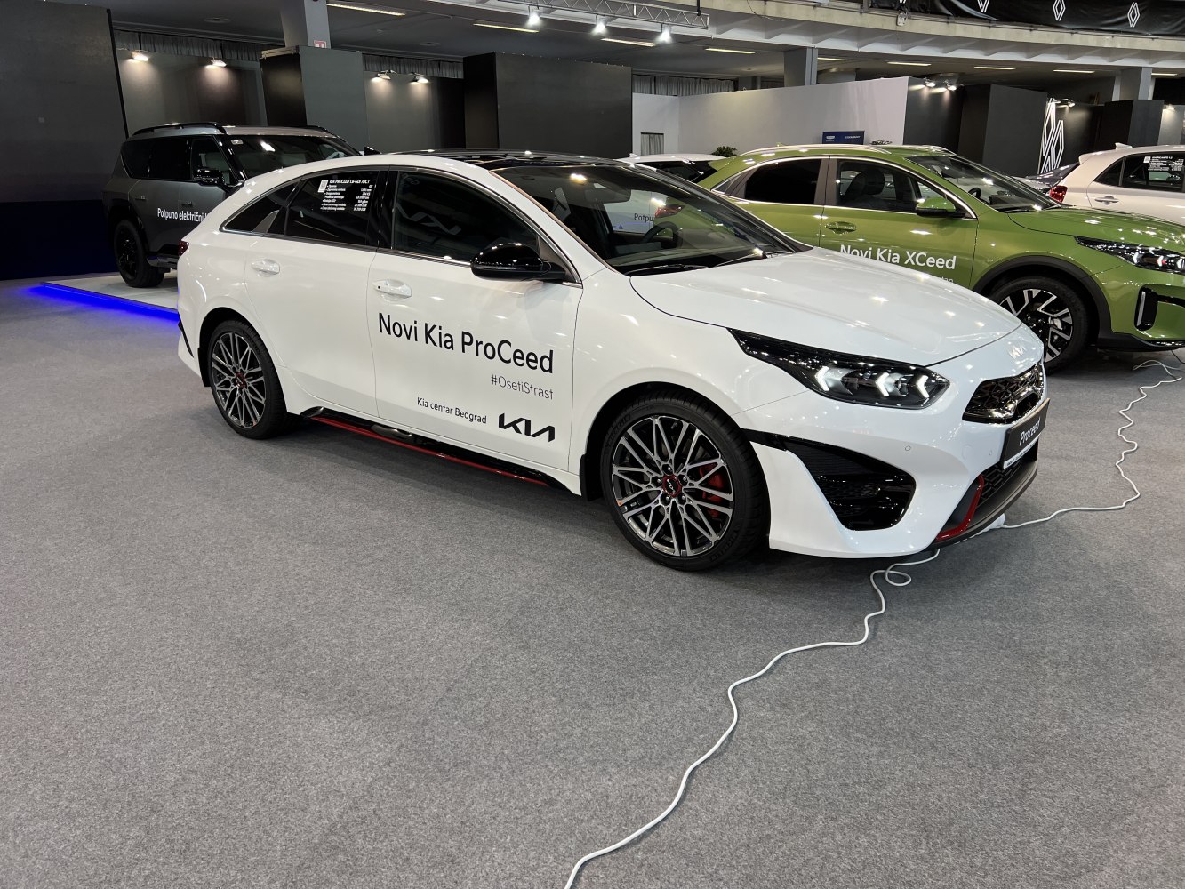 Modern front fascia and distinctive alloy wheel design