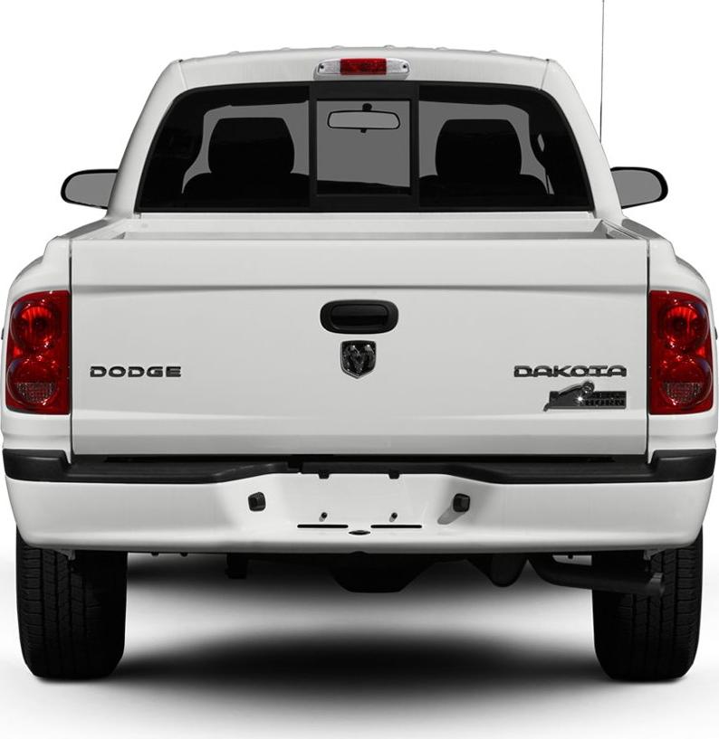 Rear view of a pickup with tailgate and taillights