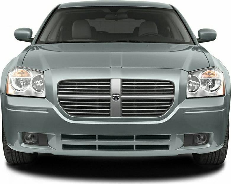 2005 Dodge Magnum Front View