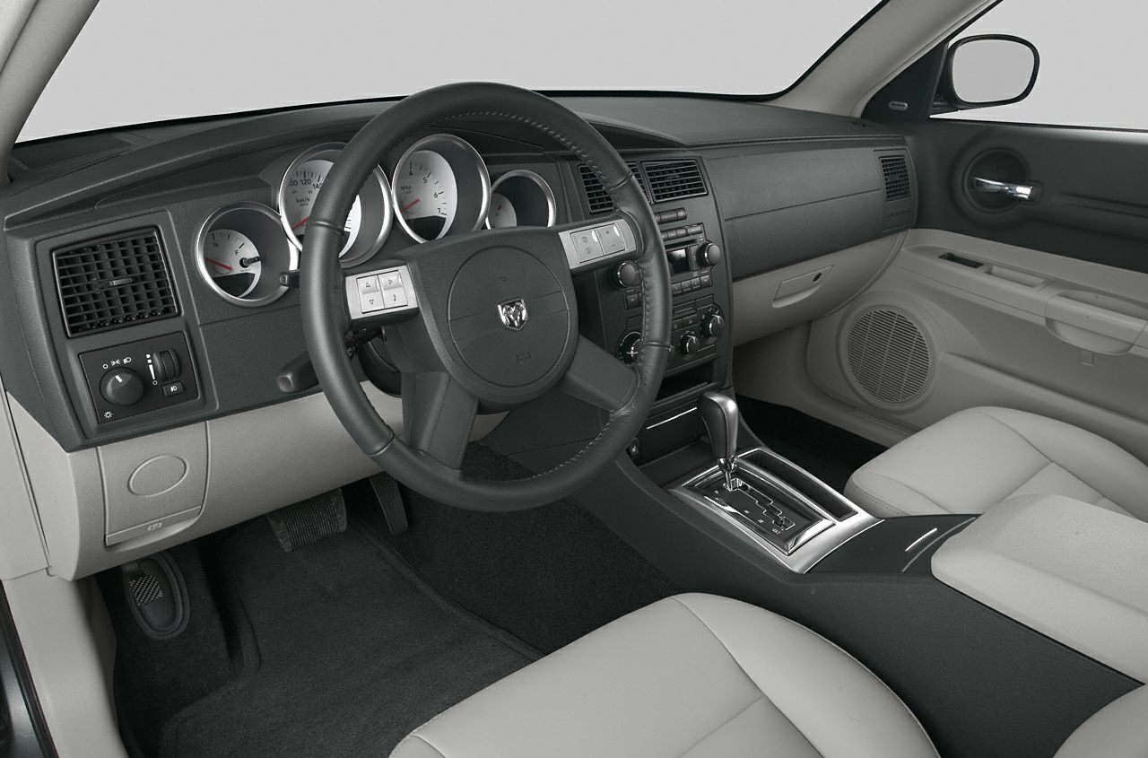 Dashboard, steering wheel, and center console with automatic gear shifter