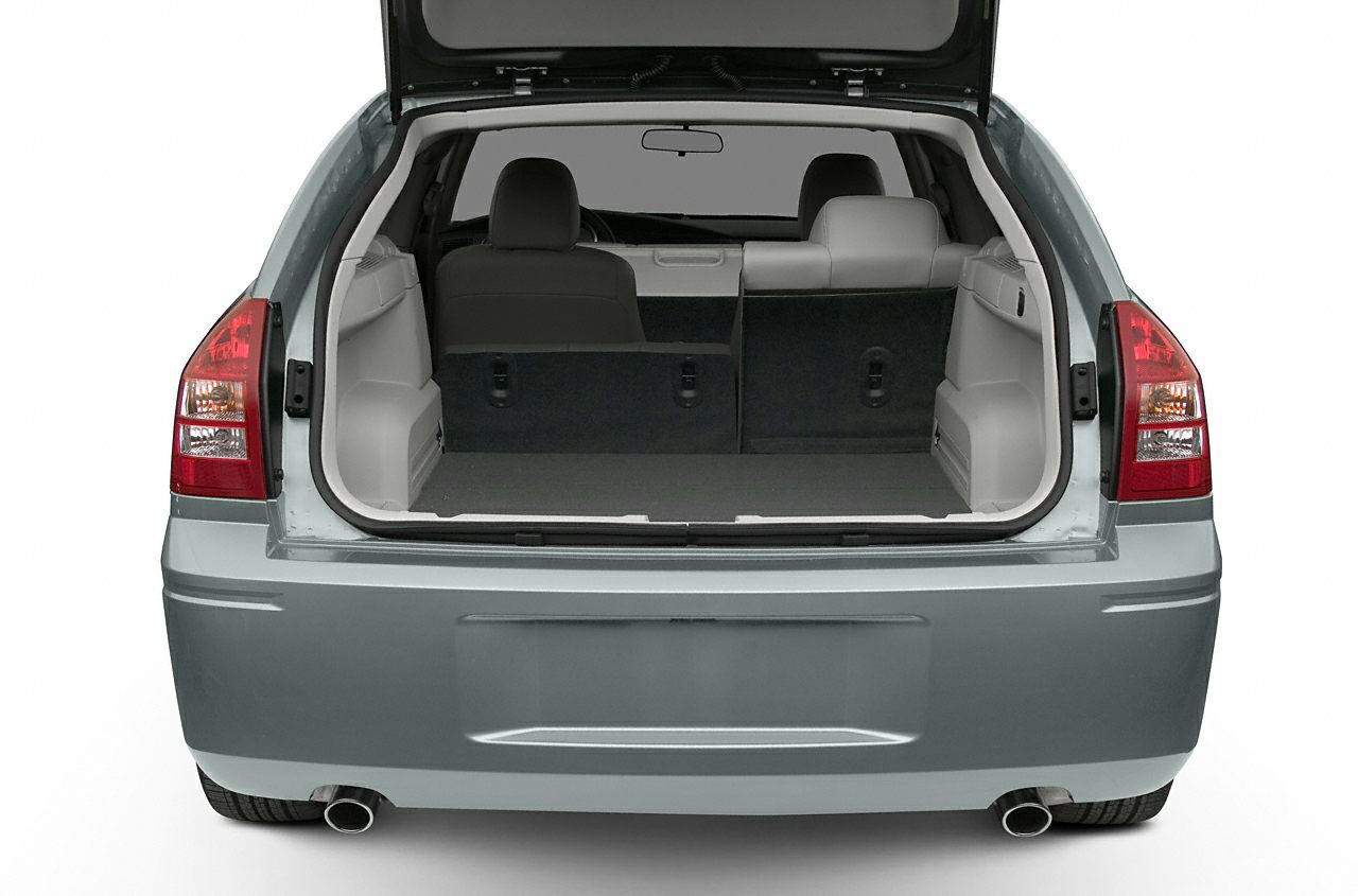 Spacious rear cargo area with hatchback and split-folding rear seats