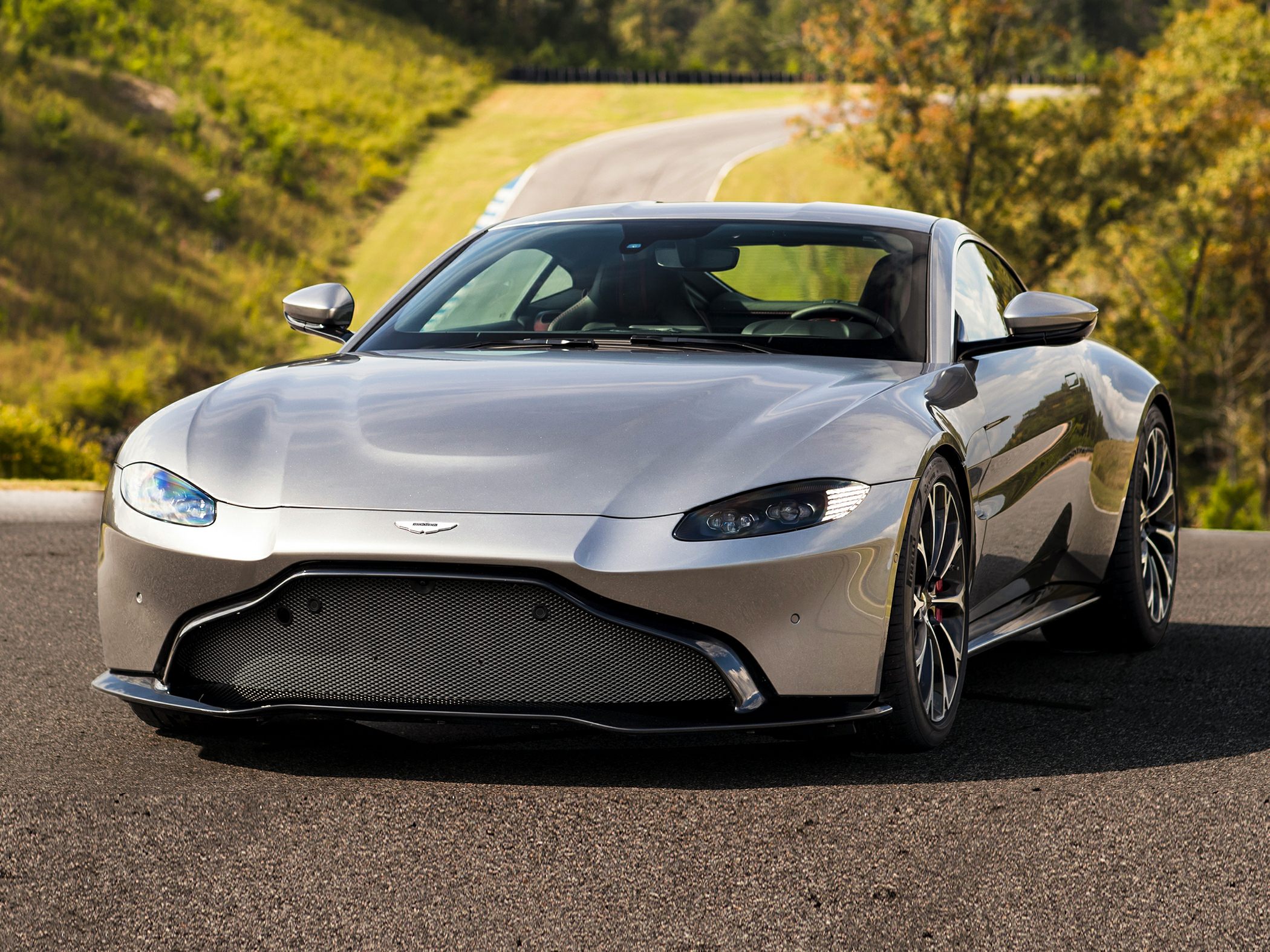 2019 Aston Martin V8 Vantage (2018) Front View