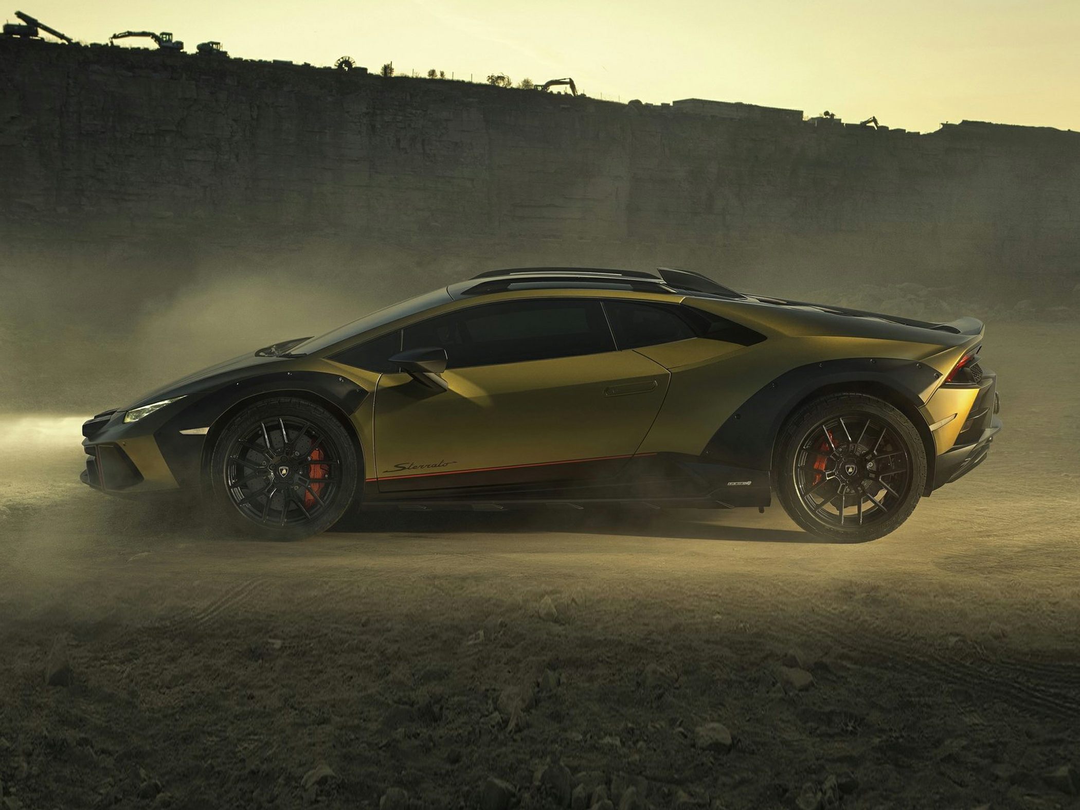 2023 Lamborghini Huracan Sterrato (facelift 2023) Side View Left
