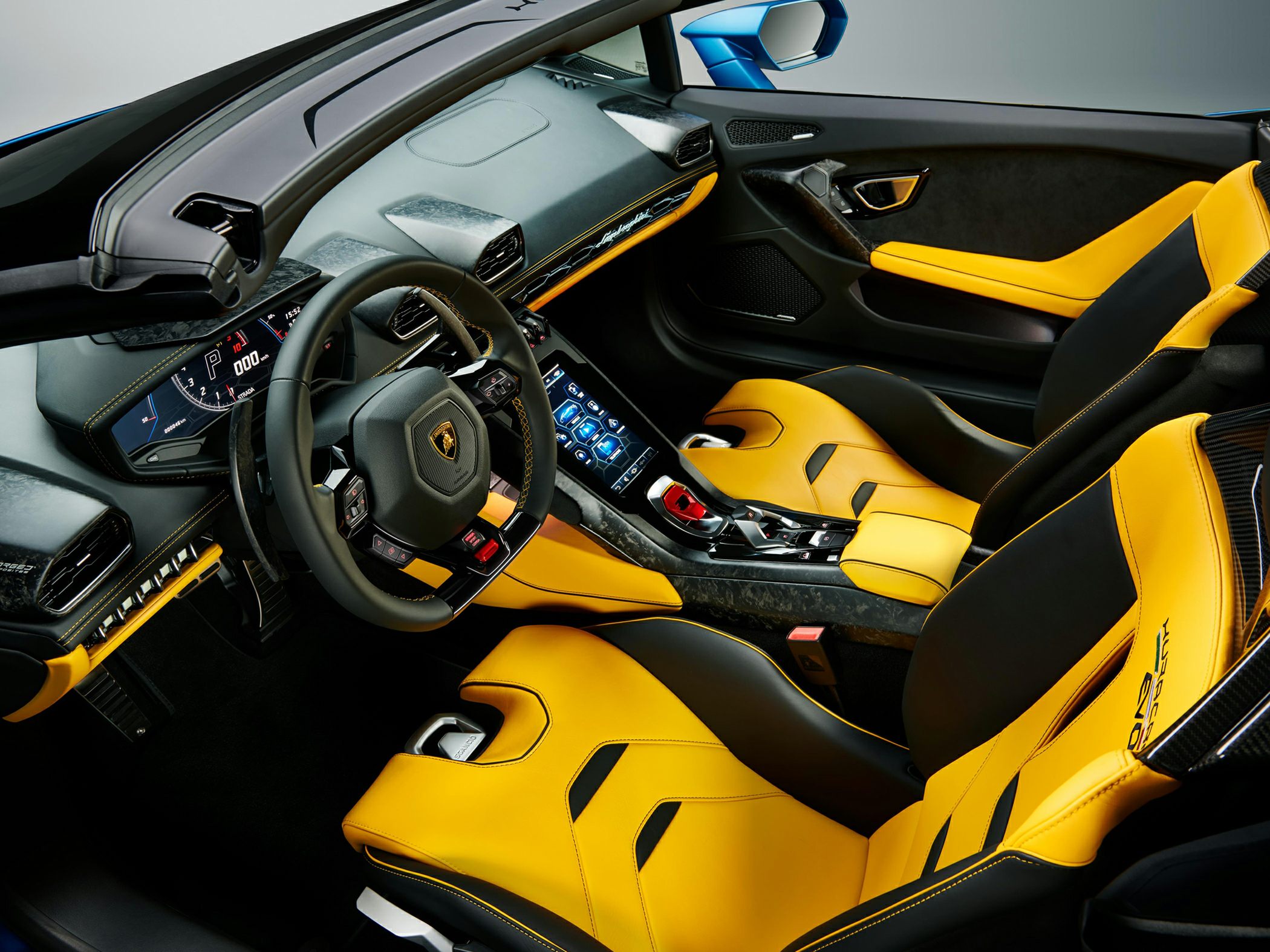 Dashboard and yellow-black leather sport seats
