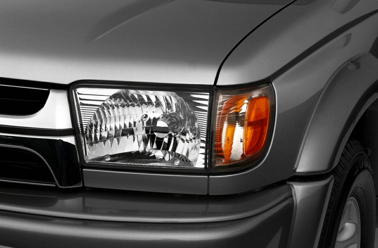 Headlight, turn signal, and front fender close-up