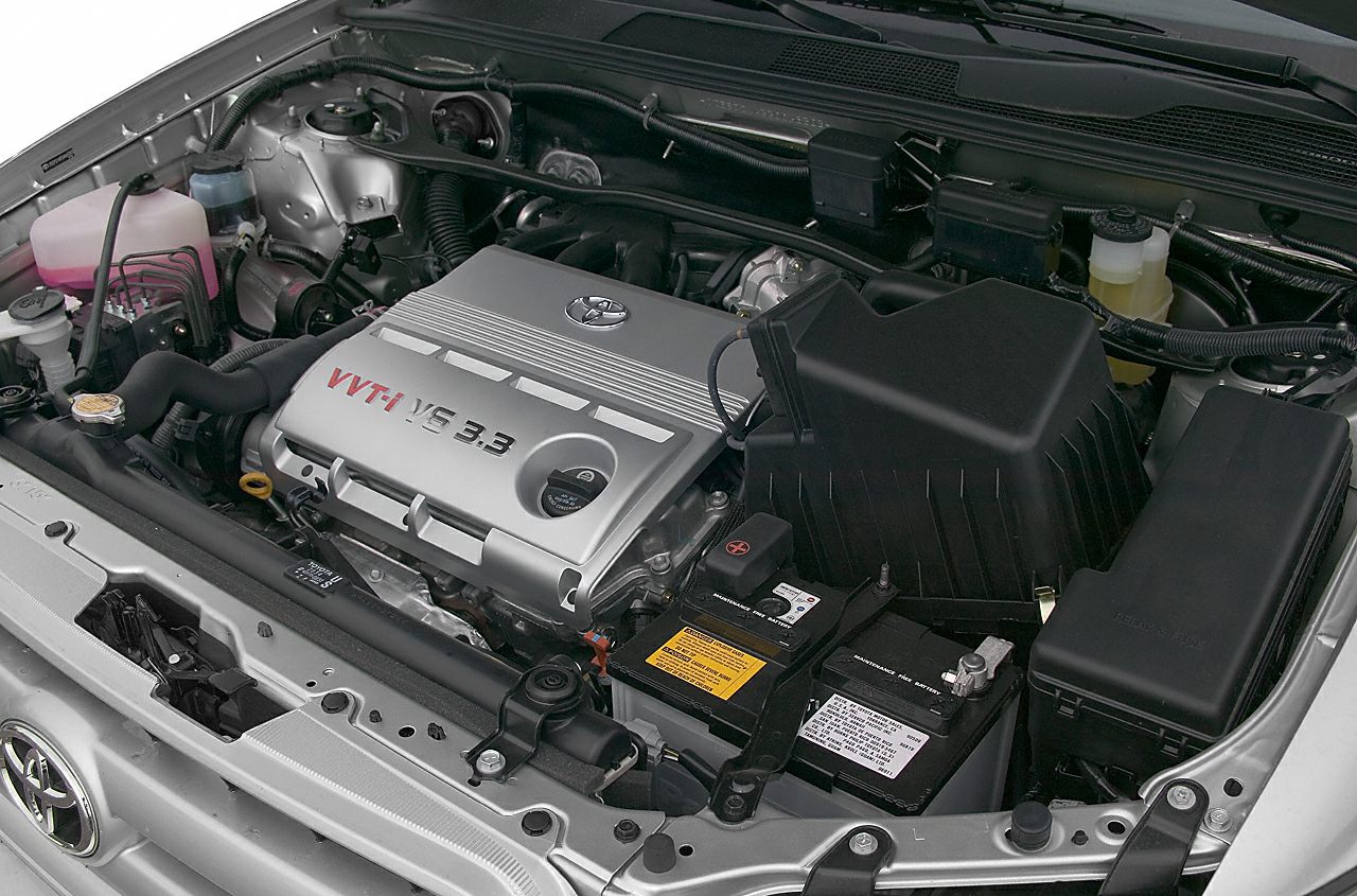 VVT-i V6 3.3 liter engine bay with clean layout