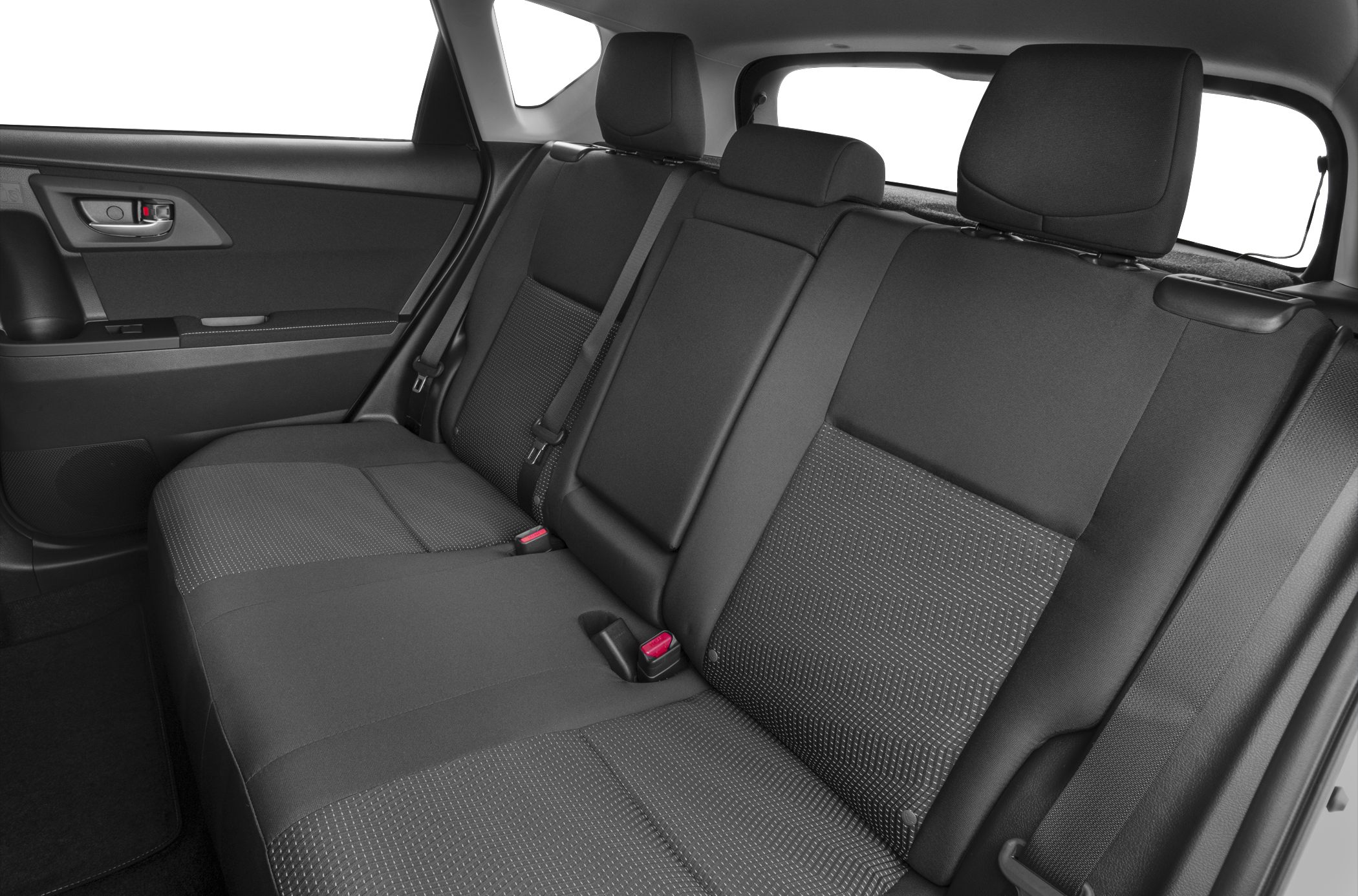 Fabric rear seats with three-headrest setup and seat belts