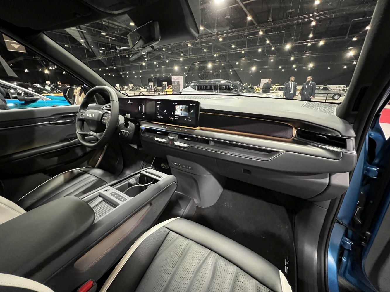 Digital dashboard, steering wheel, modern center console