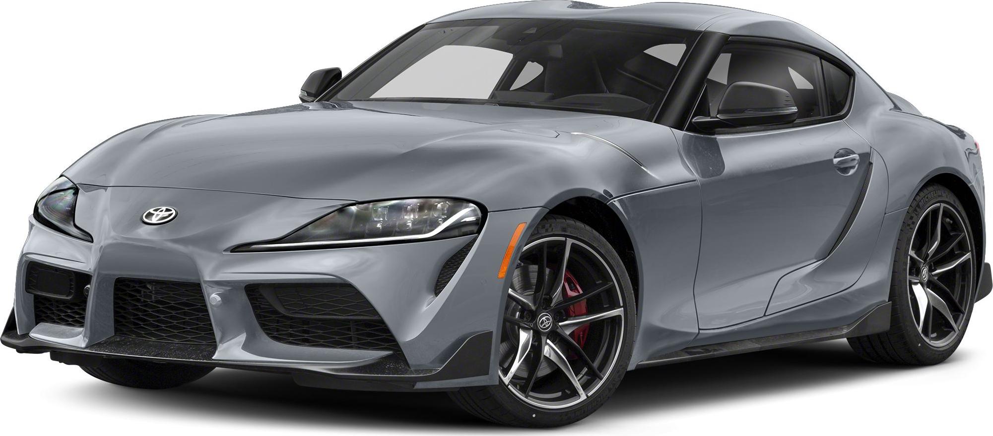 Aerodynamic front with aggressive headlights and sporty wheels