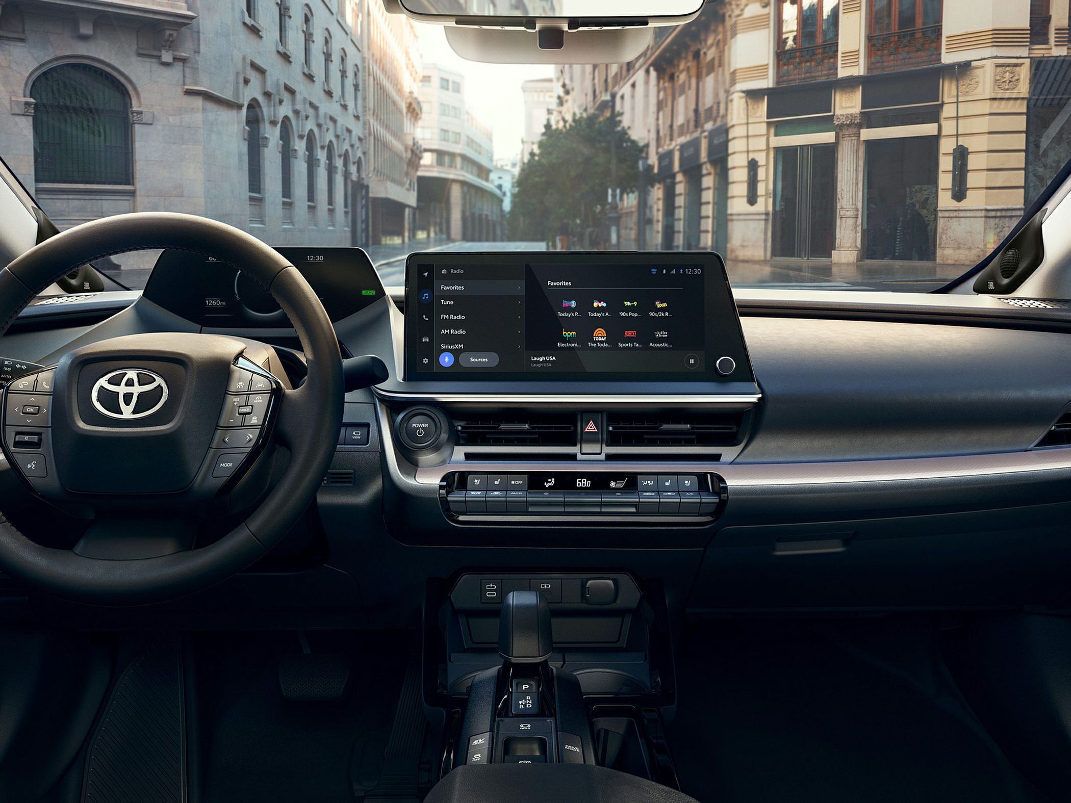 Digital instrument cluster and large touchscreen display interior