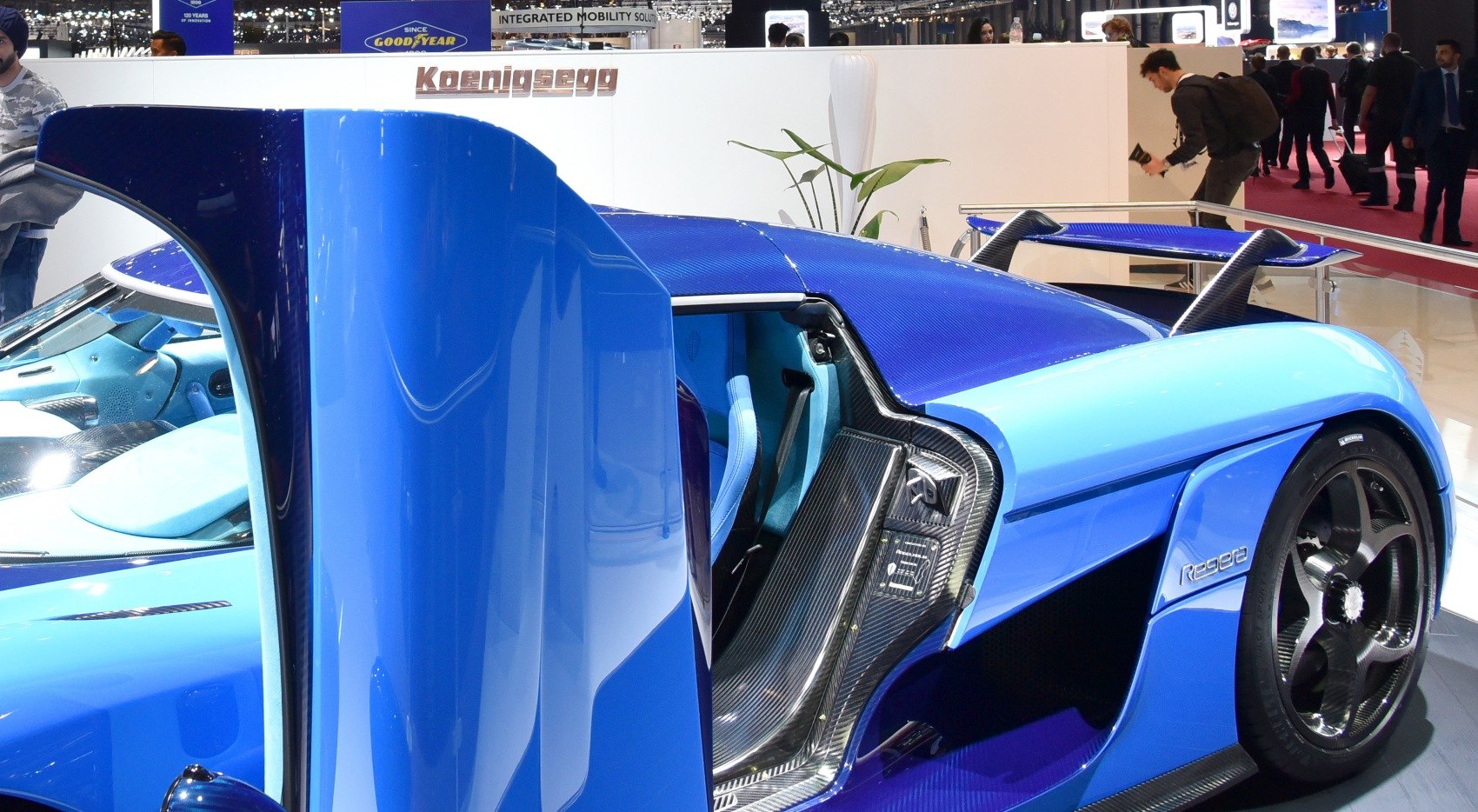 Butterfly door and carbon fiber interior details