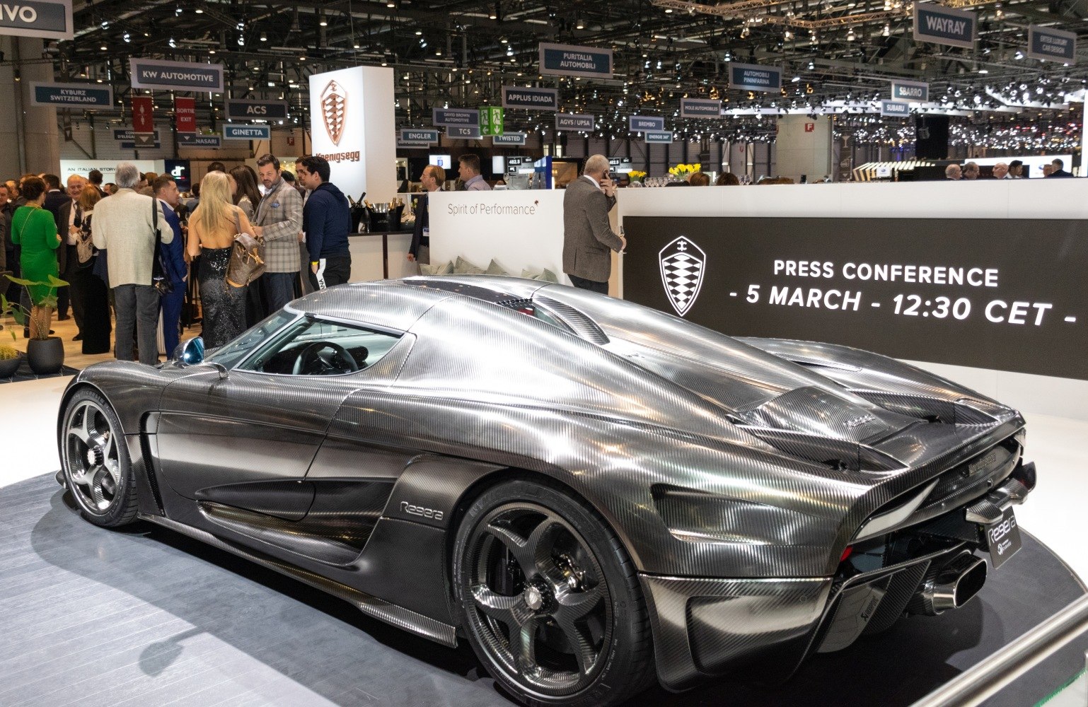 Carbon fiber body and rear aerodynamic design of a high-performance vehicle