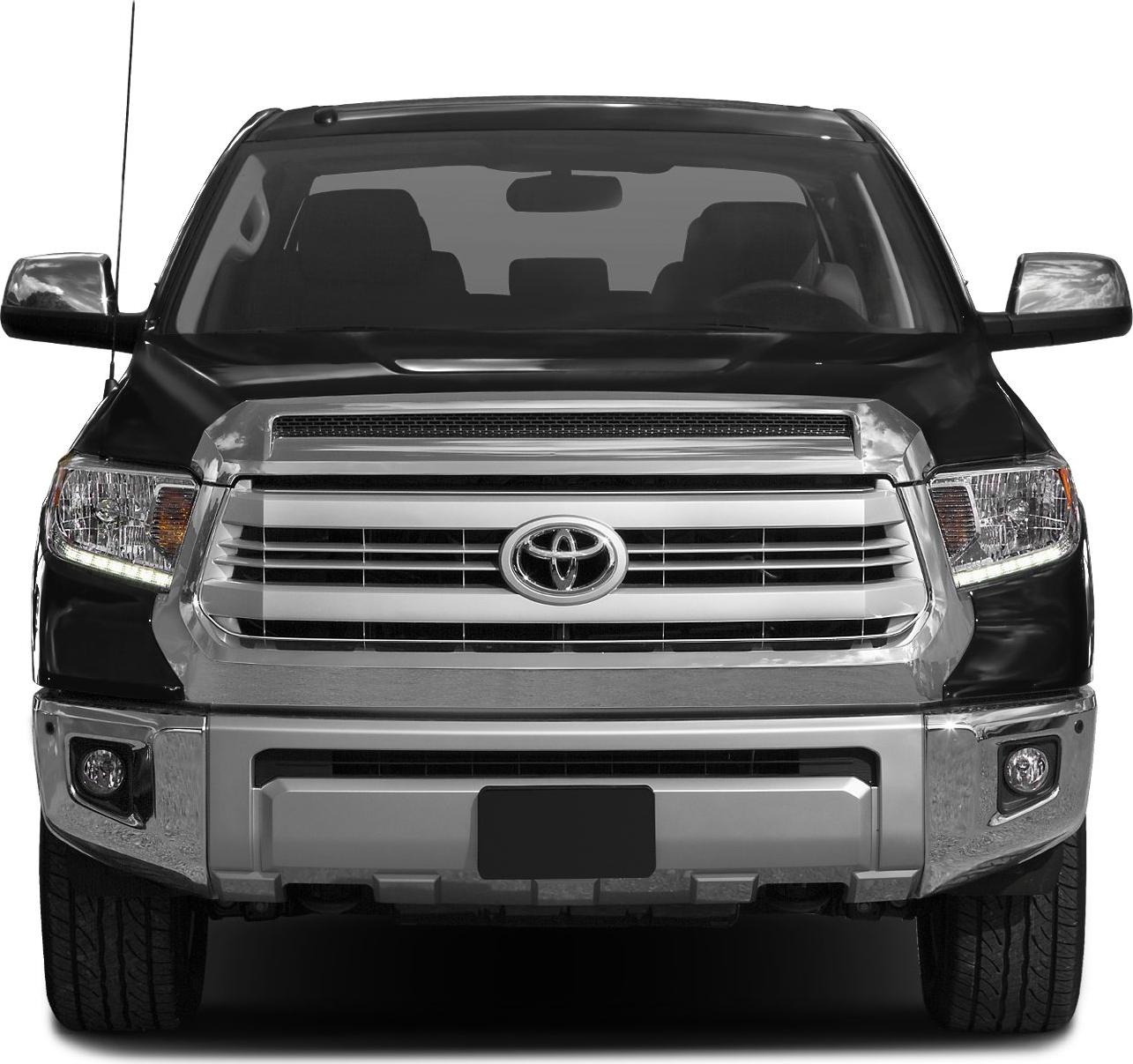Horizontal grille with headlights and fog lights