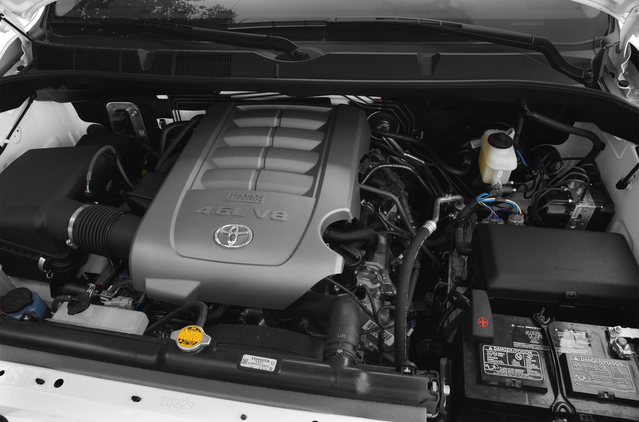 4.6L V8 engine bay with intake system and battery