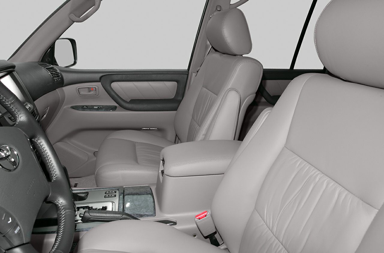 Front leather seats and dashboard of an SUV interior