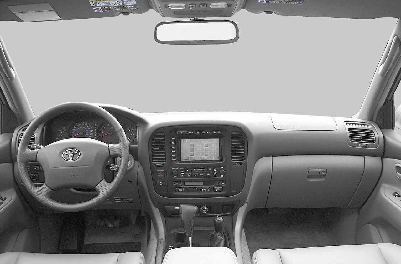 Dashboard, steering wheel, center console with controls