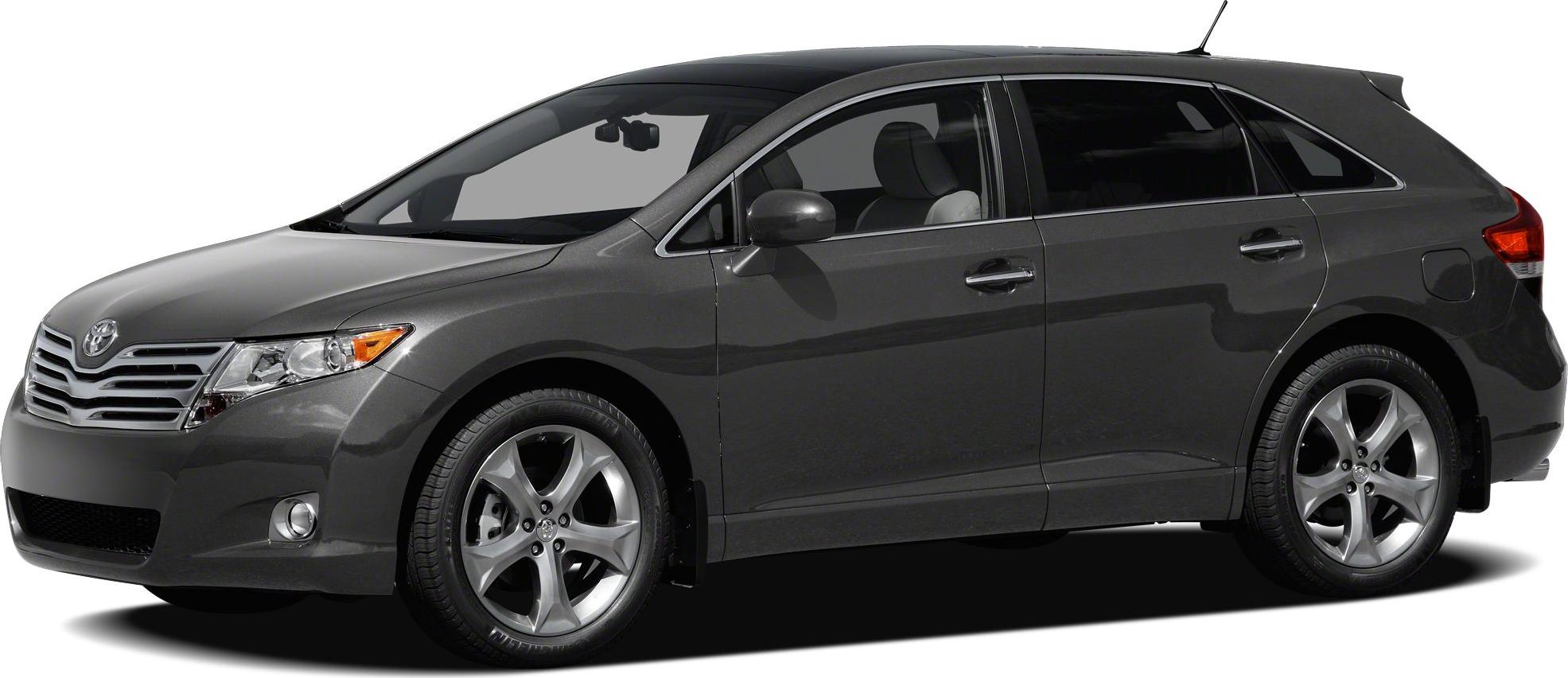 Side profile with alloy wheels and smooth body lines